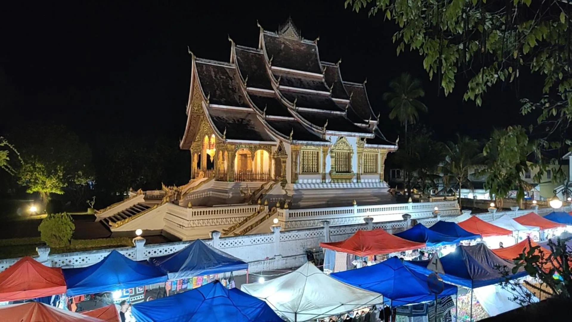 Night in wisdom mystery Hotel