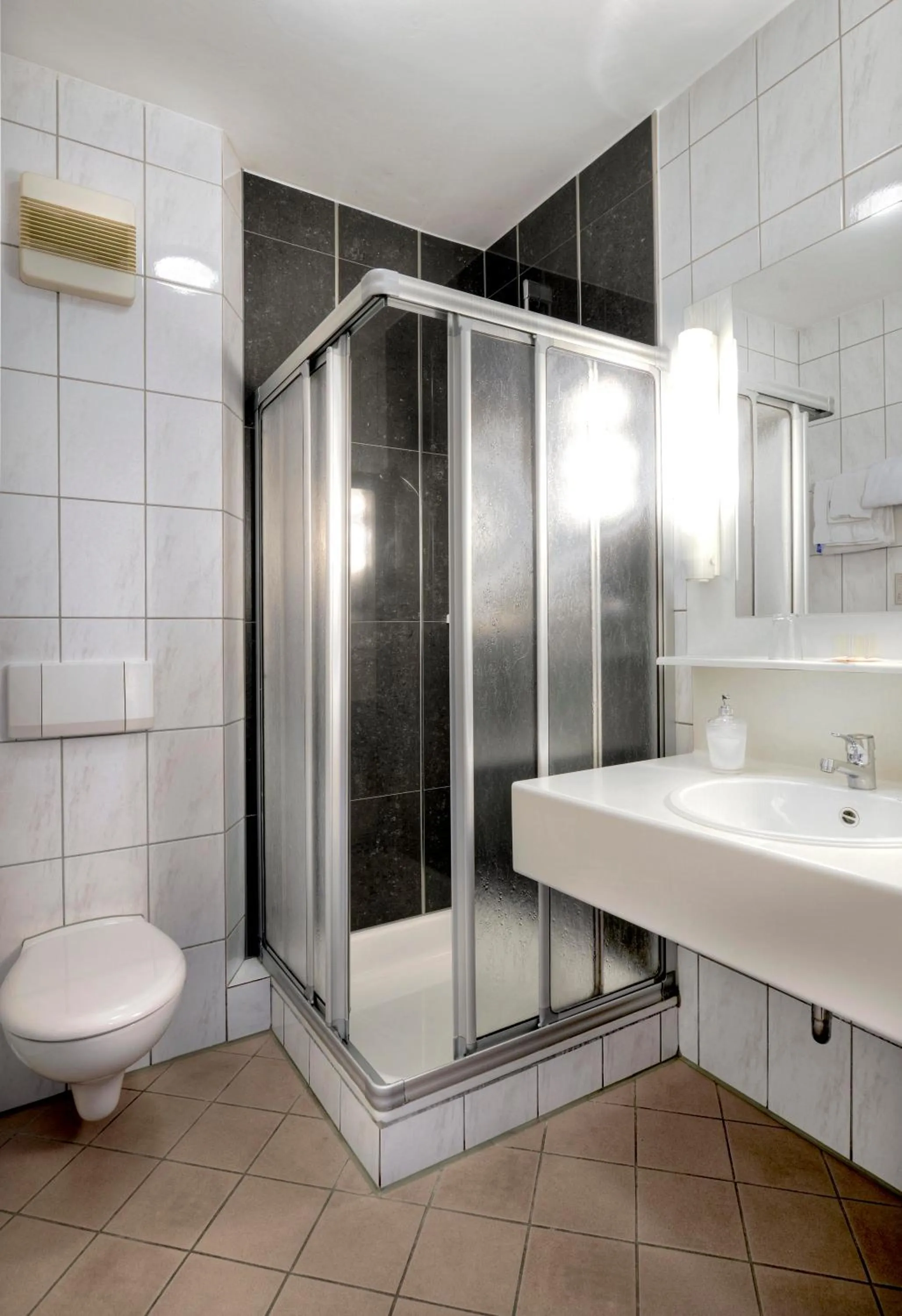 Bathroom in Hotel zur Prinzenbrücke