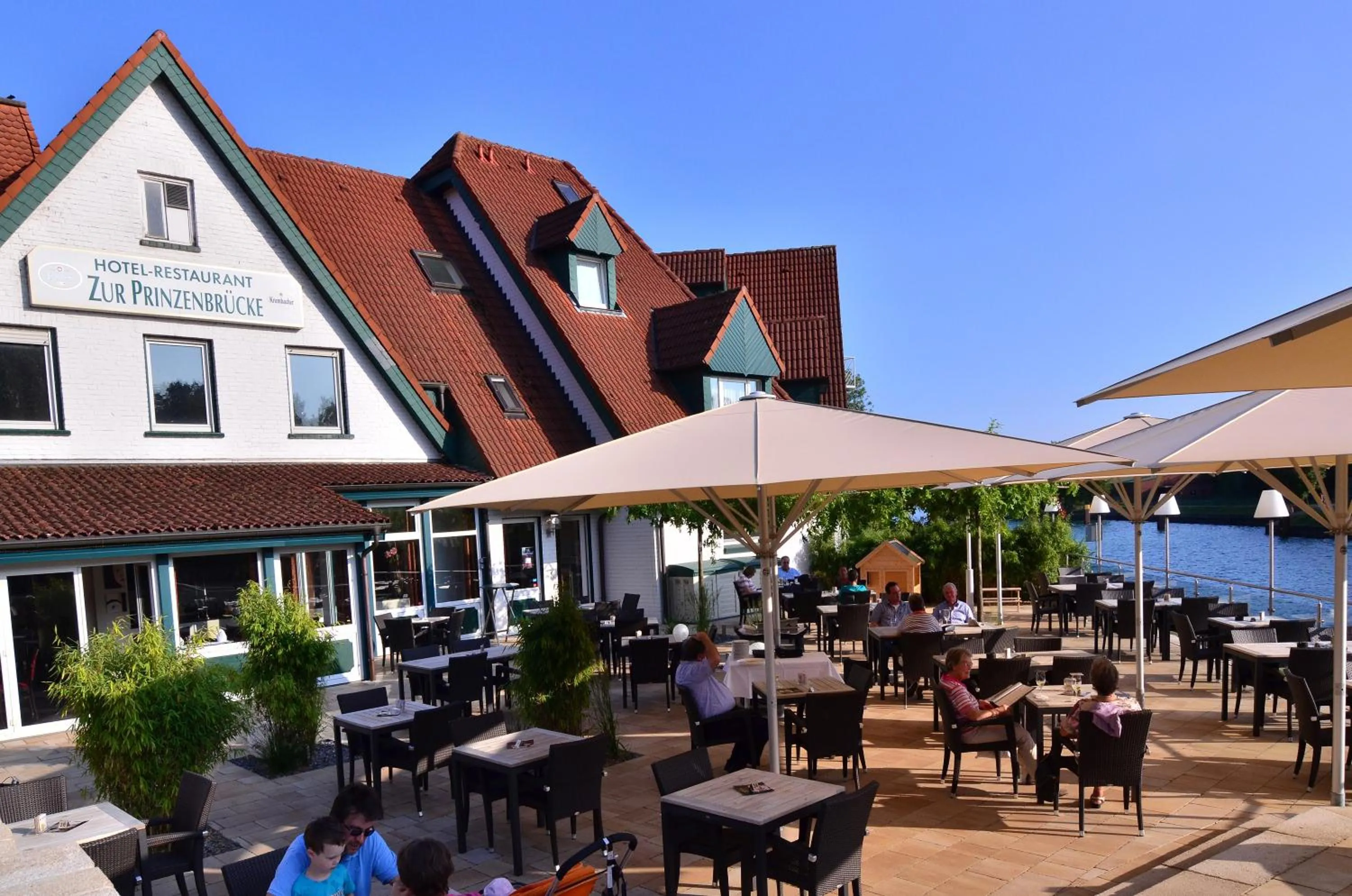 Property building in Hotel zur Prinzenbrücke