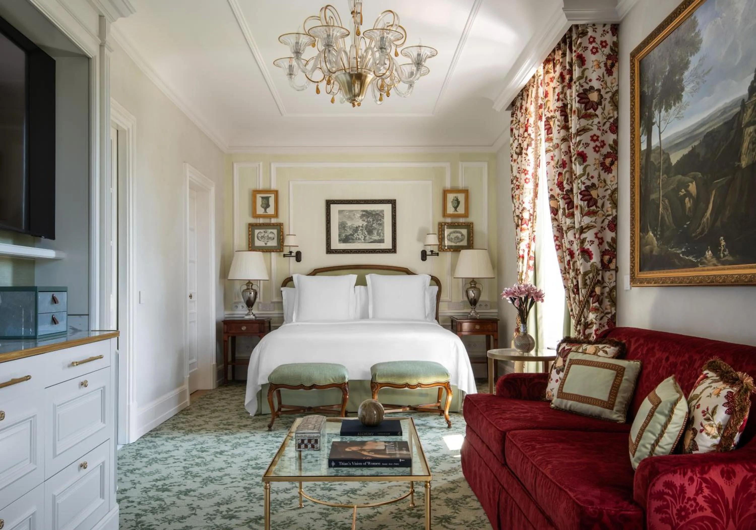 Bed in Four Seasons Hotel Firenze