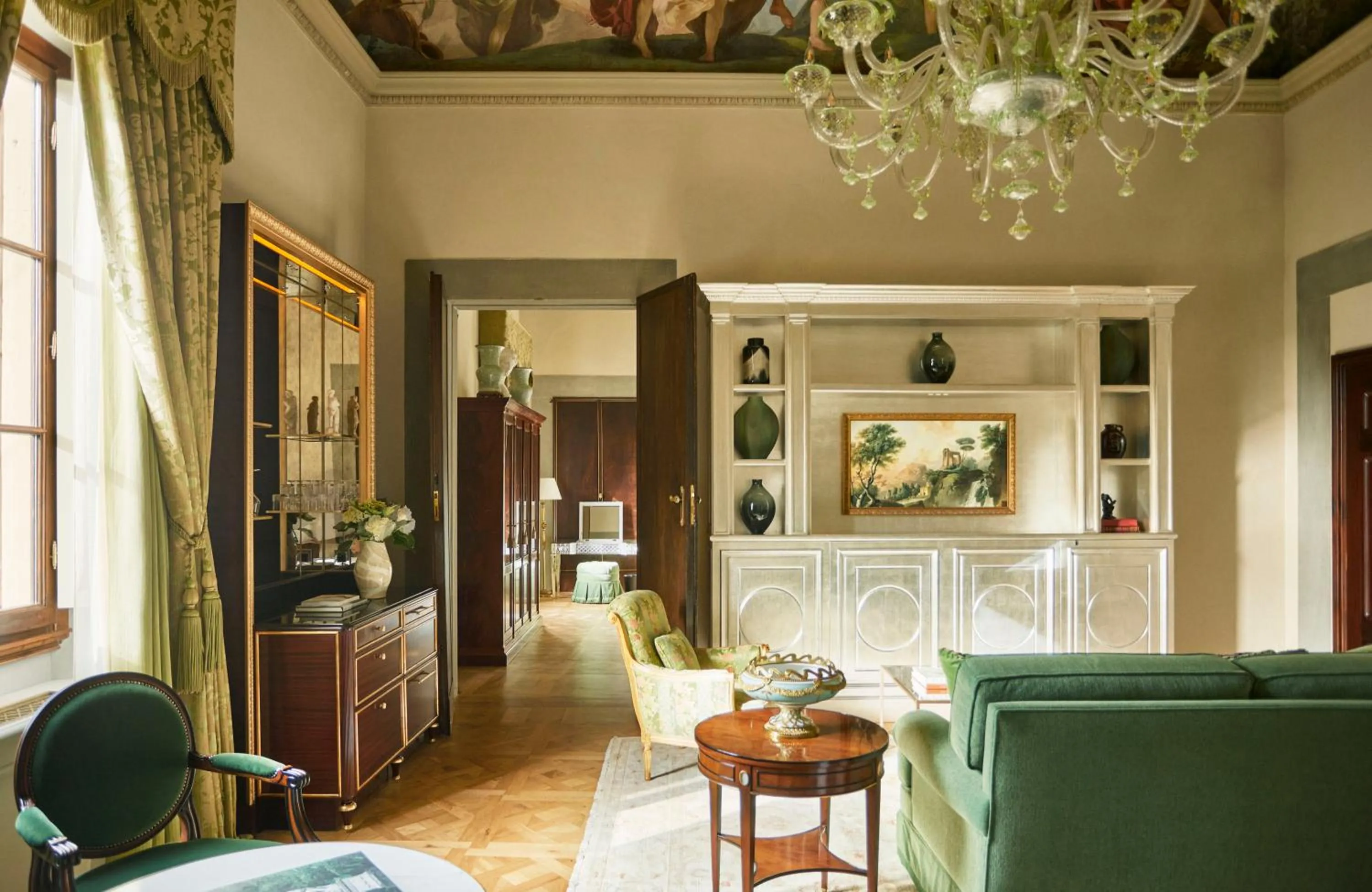 Photo of the whole room in Four Seasons Hotel Firenze