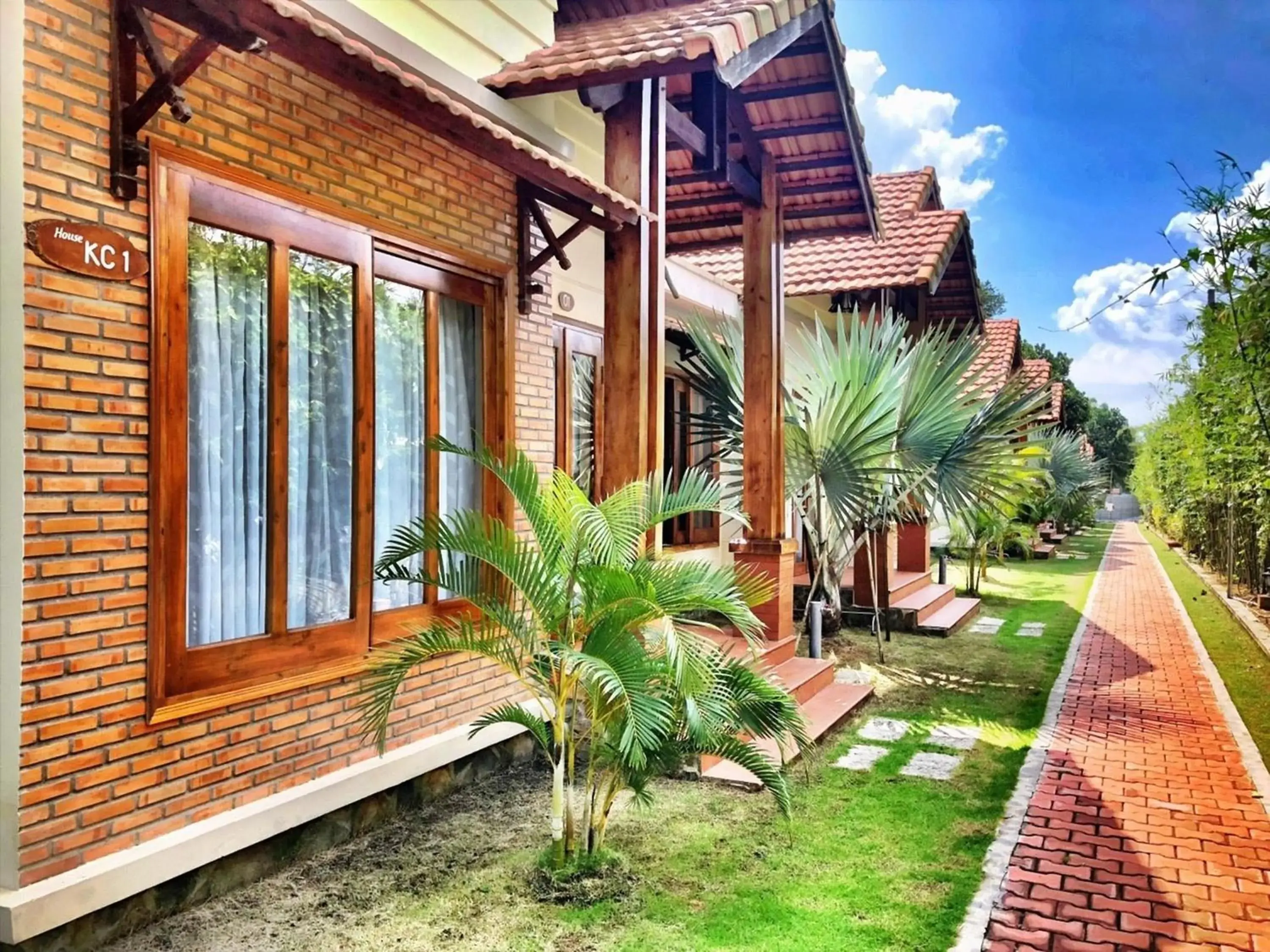 Property building in Phu Quoc Bungalow Yen Thanh Property building in Phu Quoc Bungalow Yen Thanh