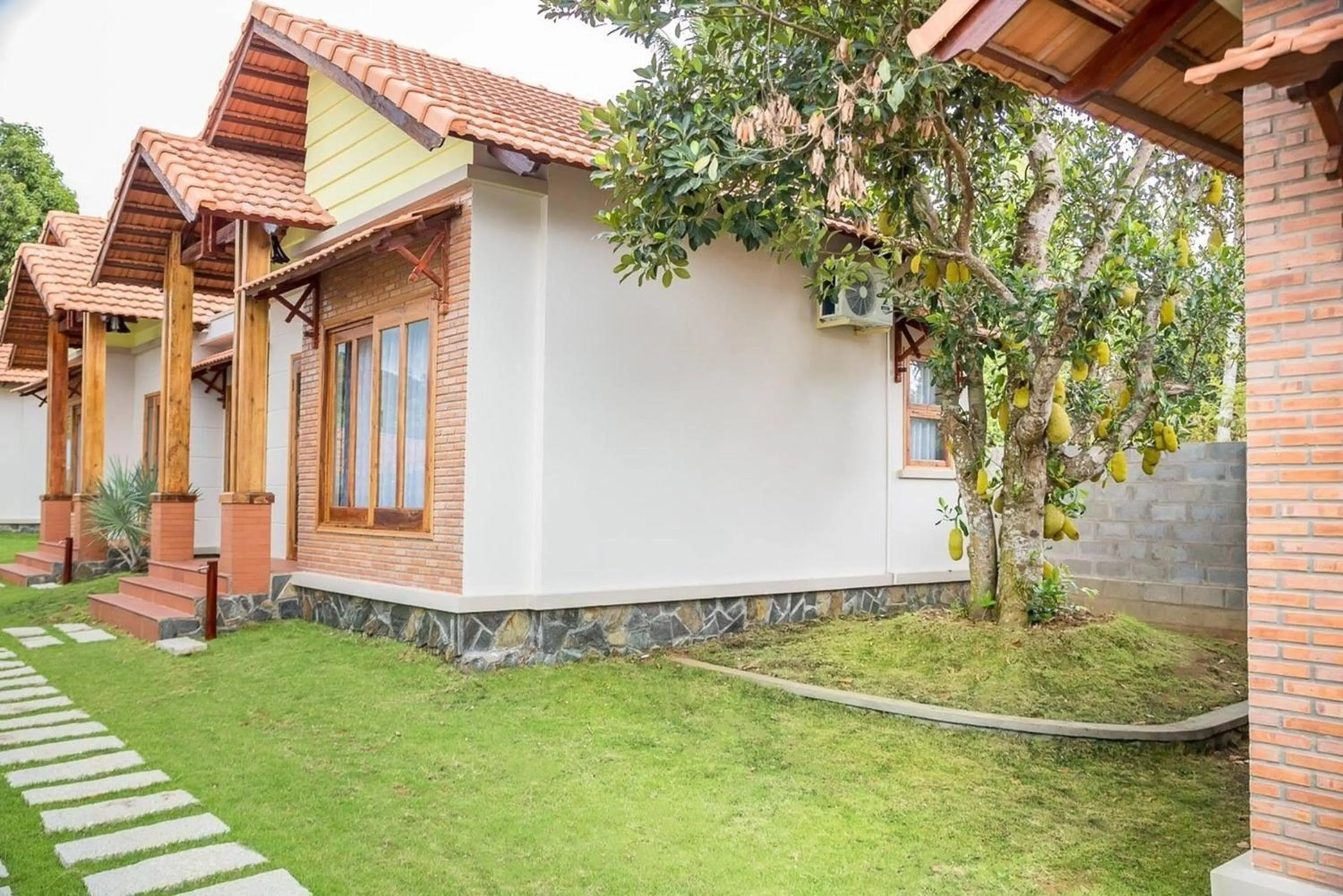Property building in Phu Quoc Bungalow Yen Thanh