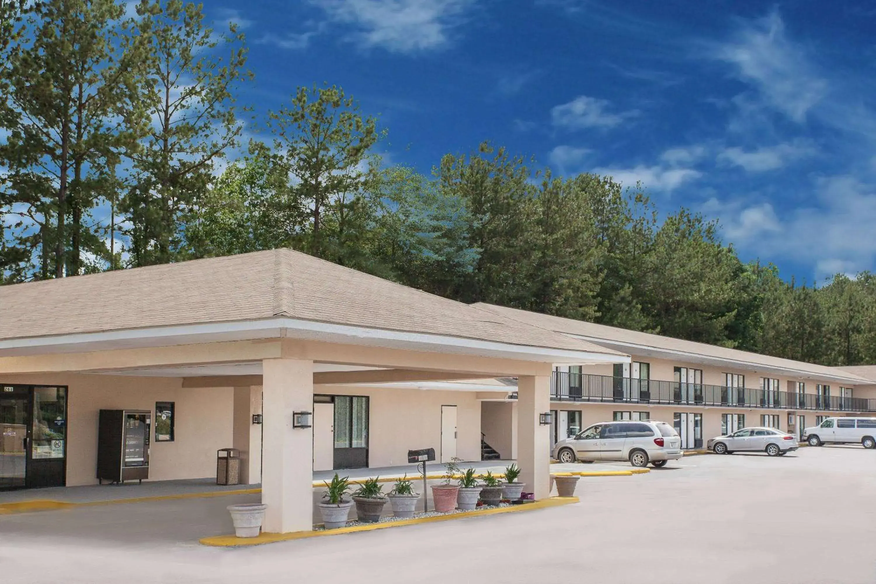 Property building in Days Inn by Wyndham Newton MS I-20 Property building in Days Inn by Wyndham Newton MS I-20