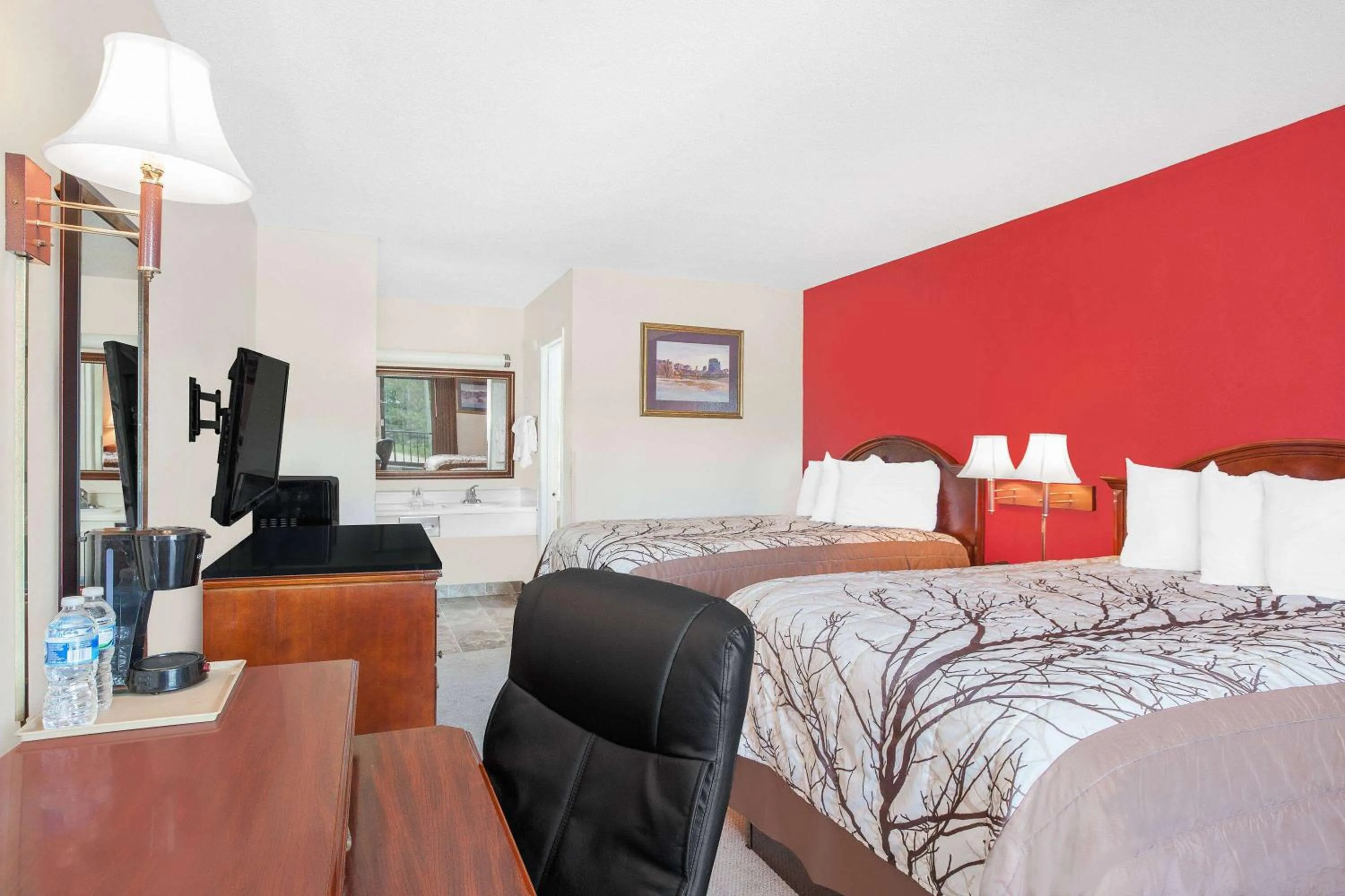 Photo of the whole room in Days Inn by Wyndham Newton MS I-20