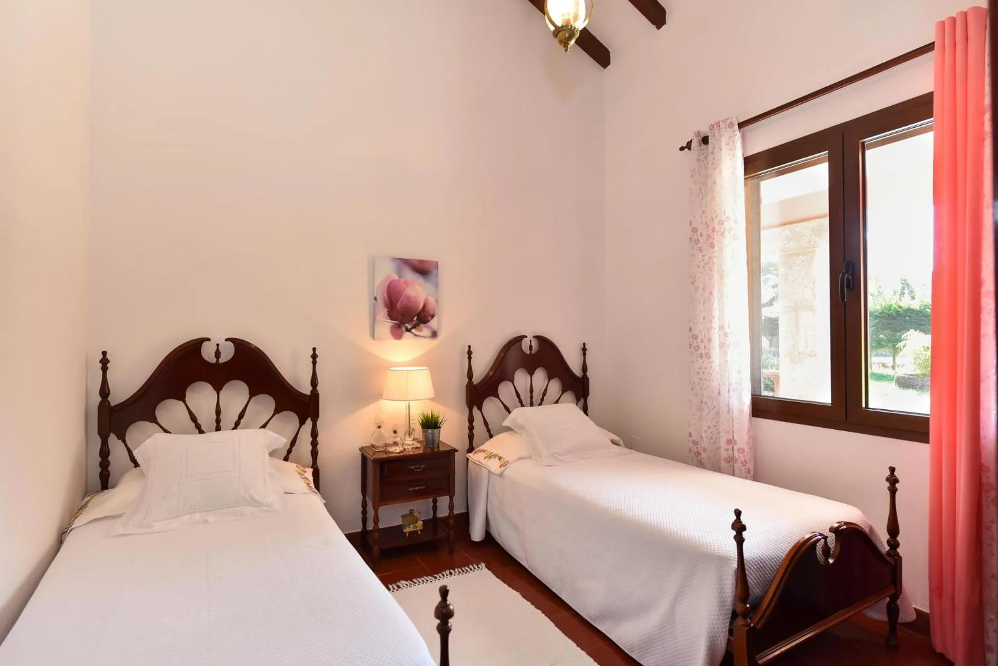 Bed in Finca Madroñal with Pool in Gran Canaria by VillaGranCanaria