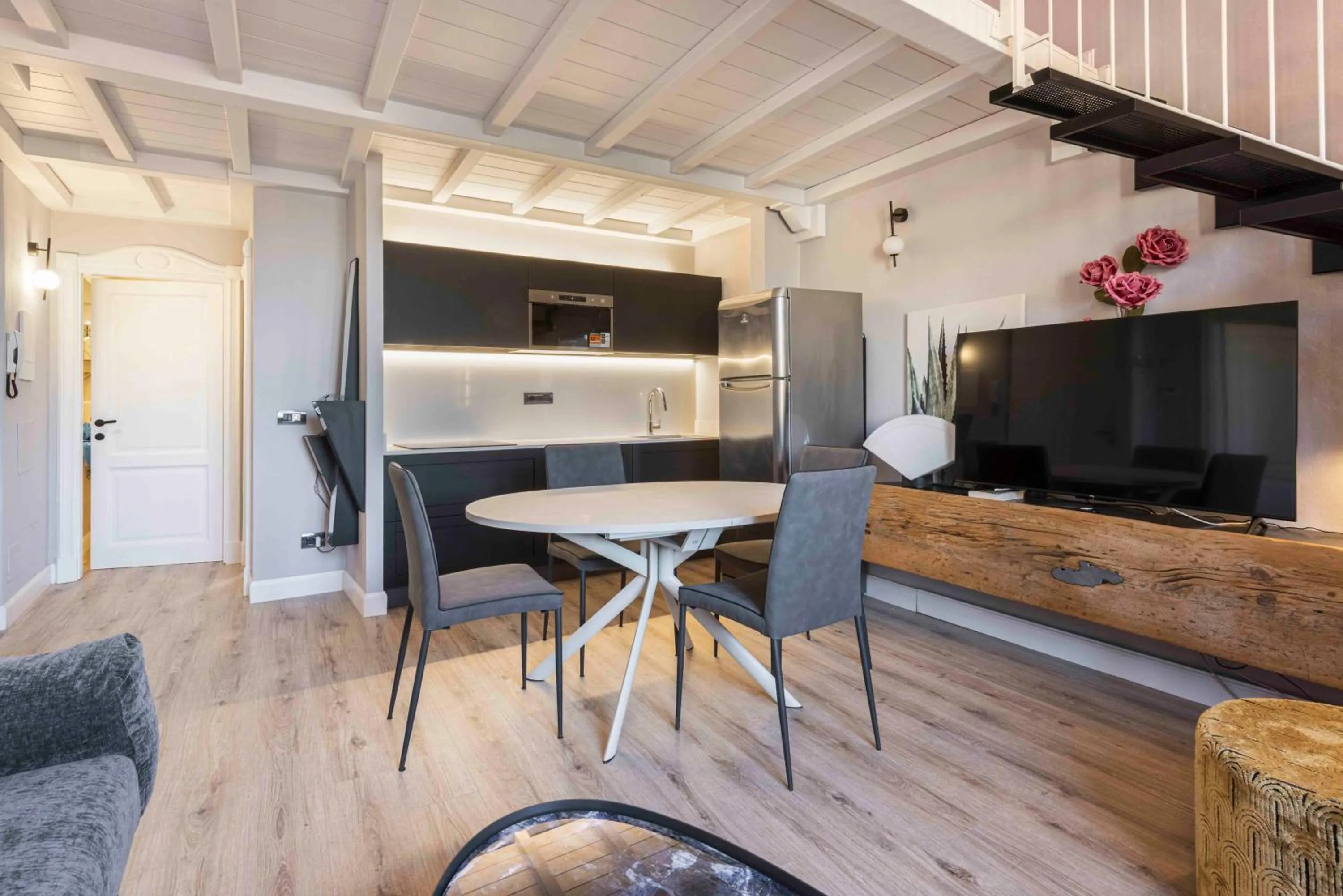 Living room in Giglio di Firenze by Mmega