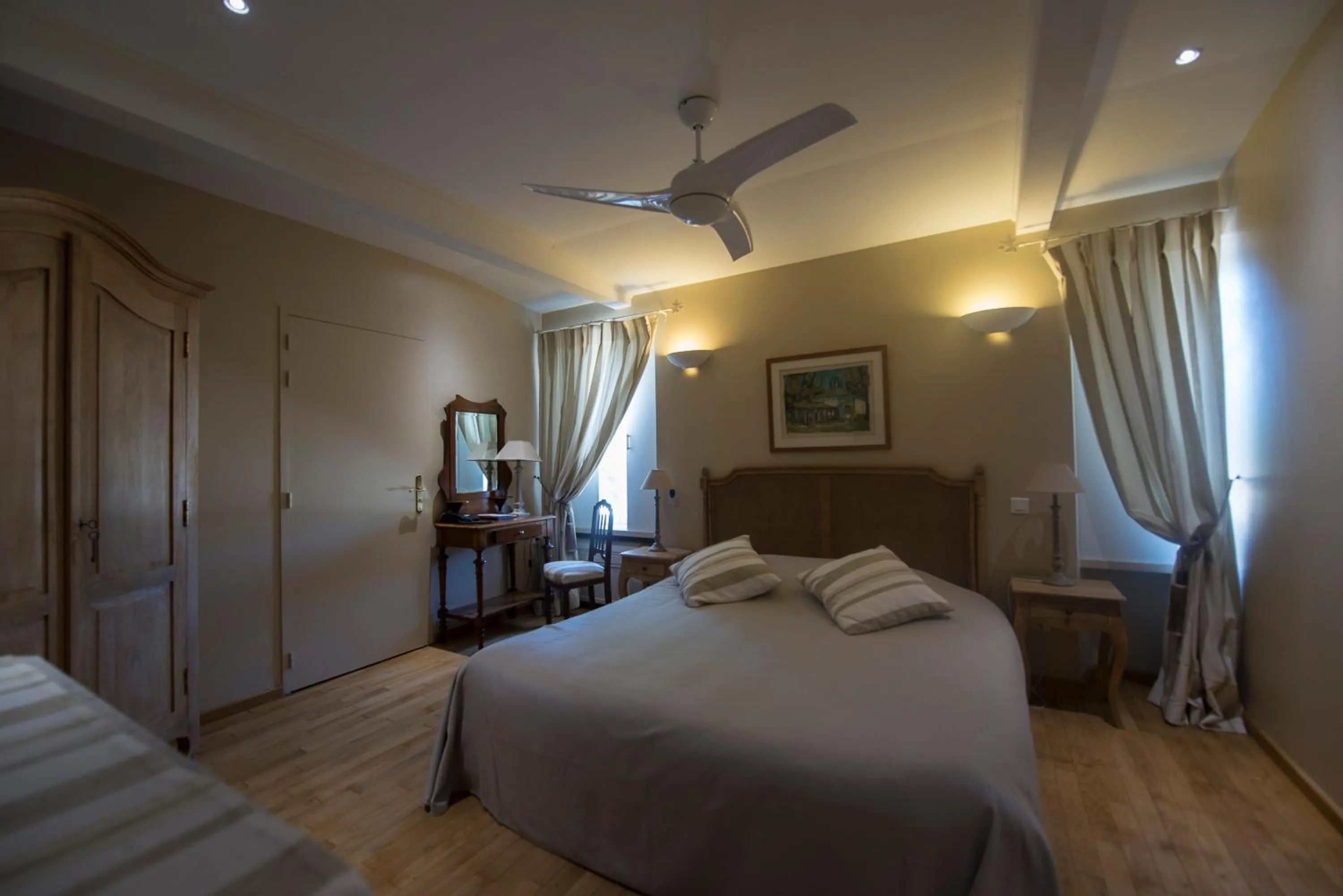 Photo of the whole room, Bed in Domaine de Larchey