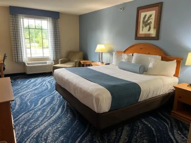 Bed in The Lodge on Lake Oconee