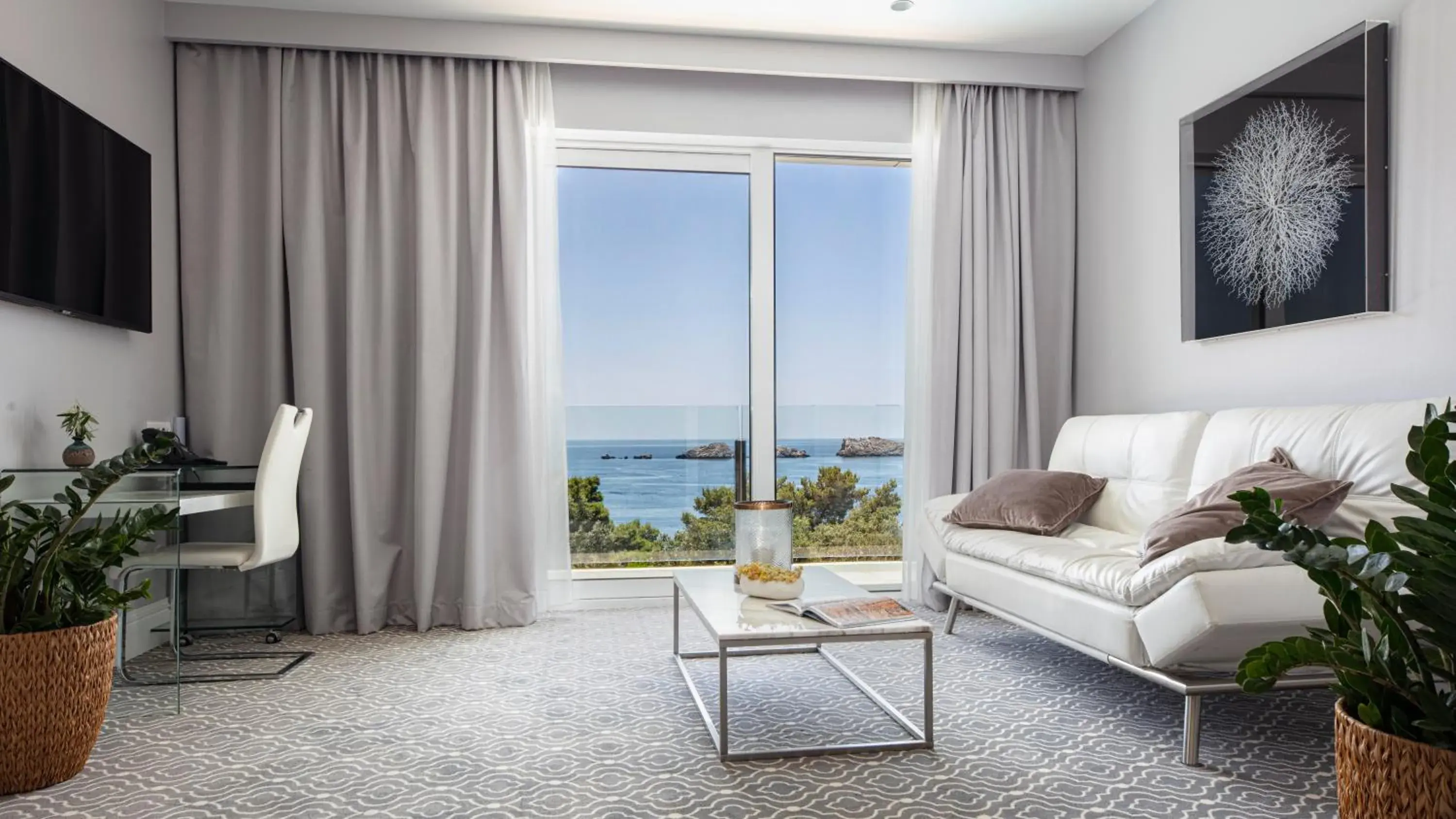 Superior King Suite with Sea View and Balcony in Royal Palm Hotel Superior King Suite with Sea View and Balcony in Royal Palm Hotel