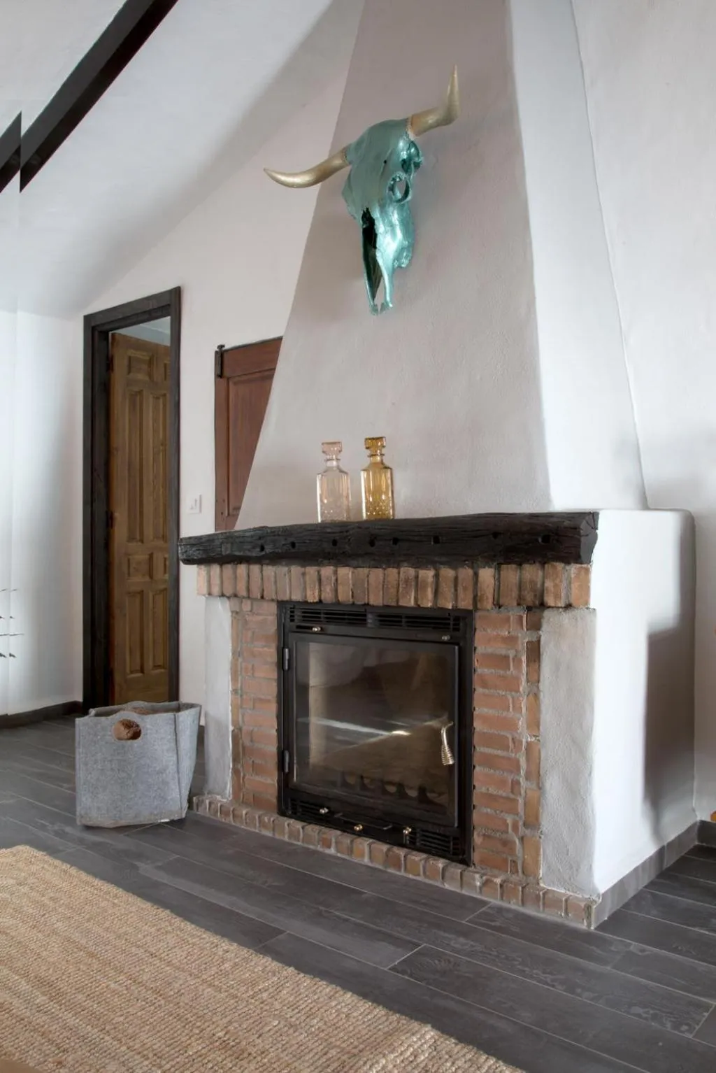 flat iron in Boutique Hotel Rancho Los Lobos