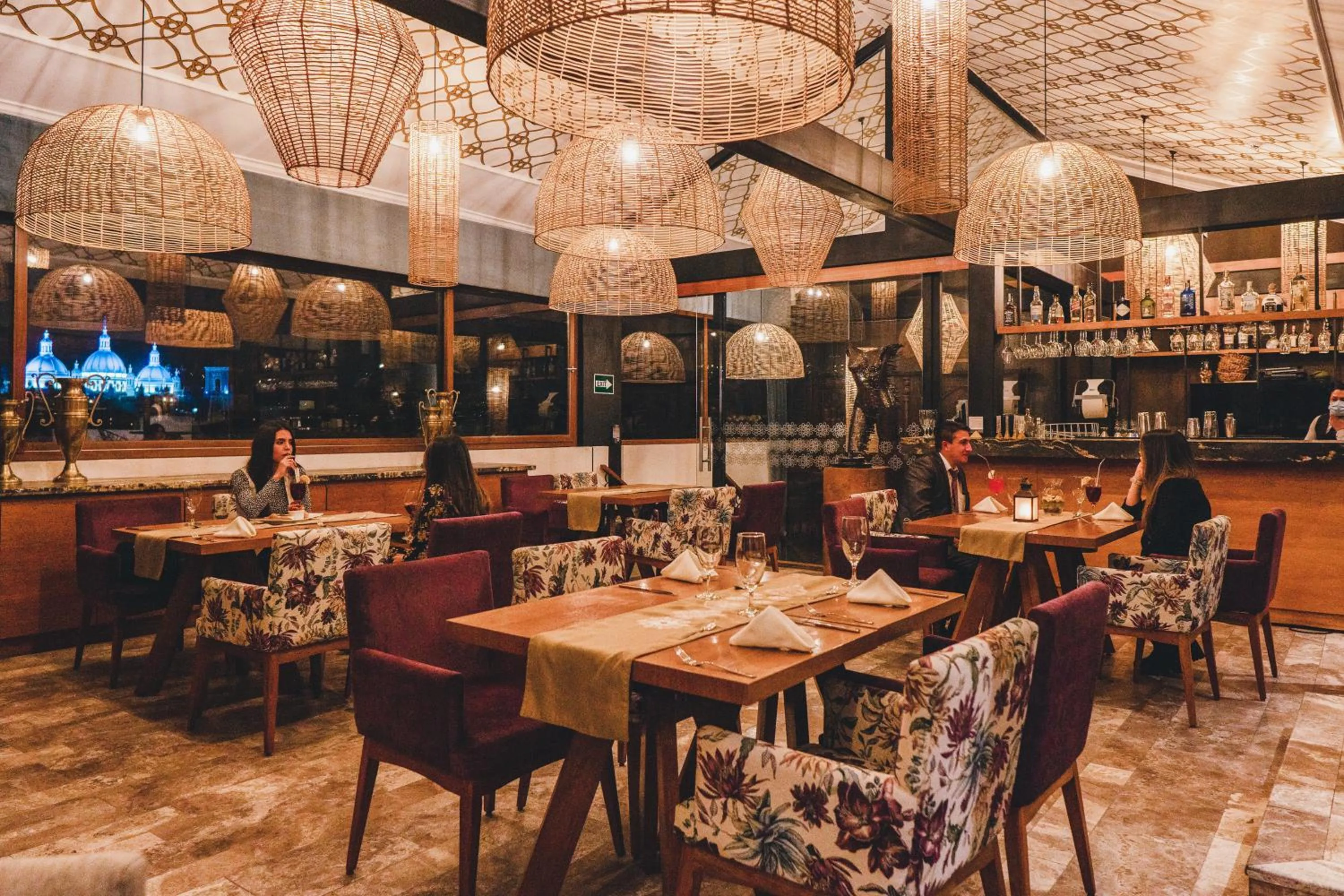 Restaurant/places to eat in Hotel Cruz del Vado by Art Hotels