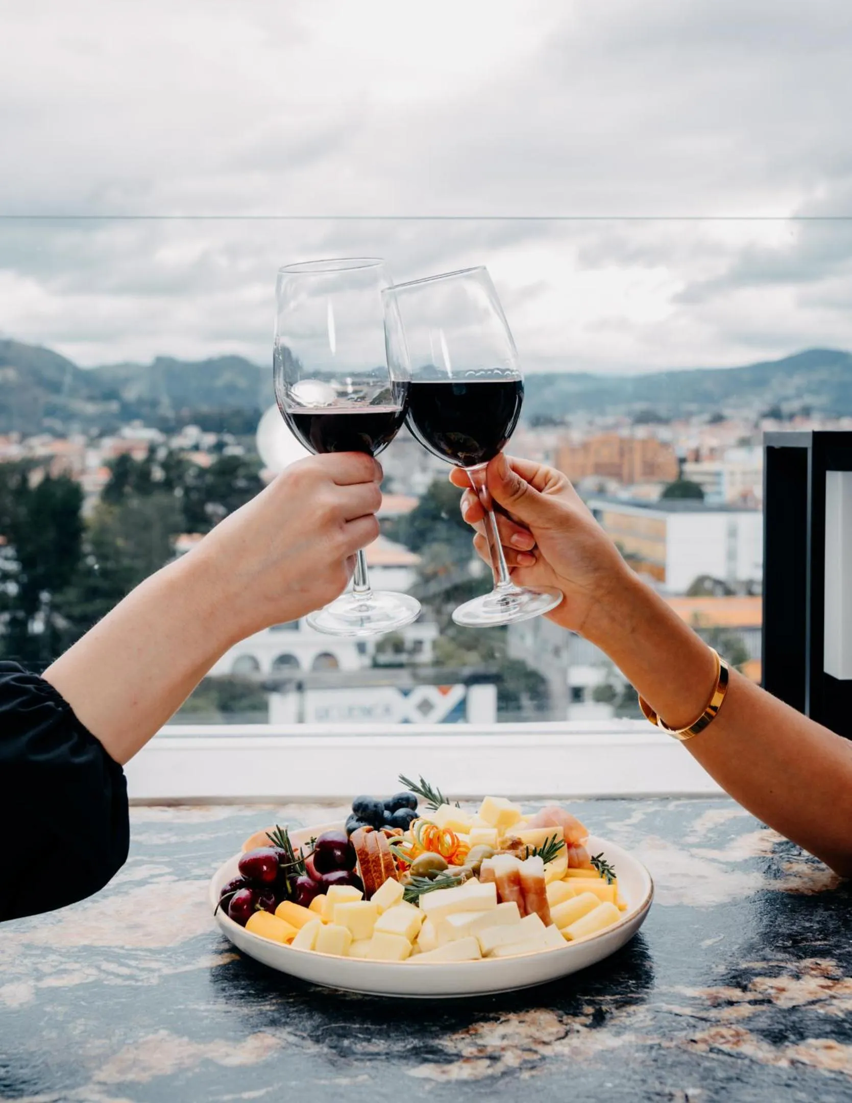 Restaurant/places to eat in Hotel Cruz del Vado by Art Hotels