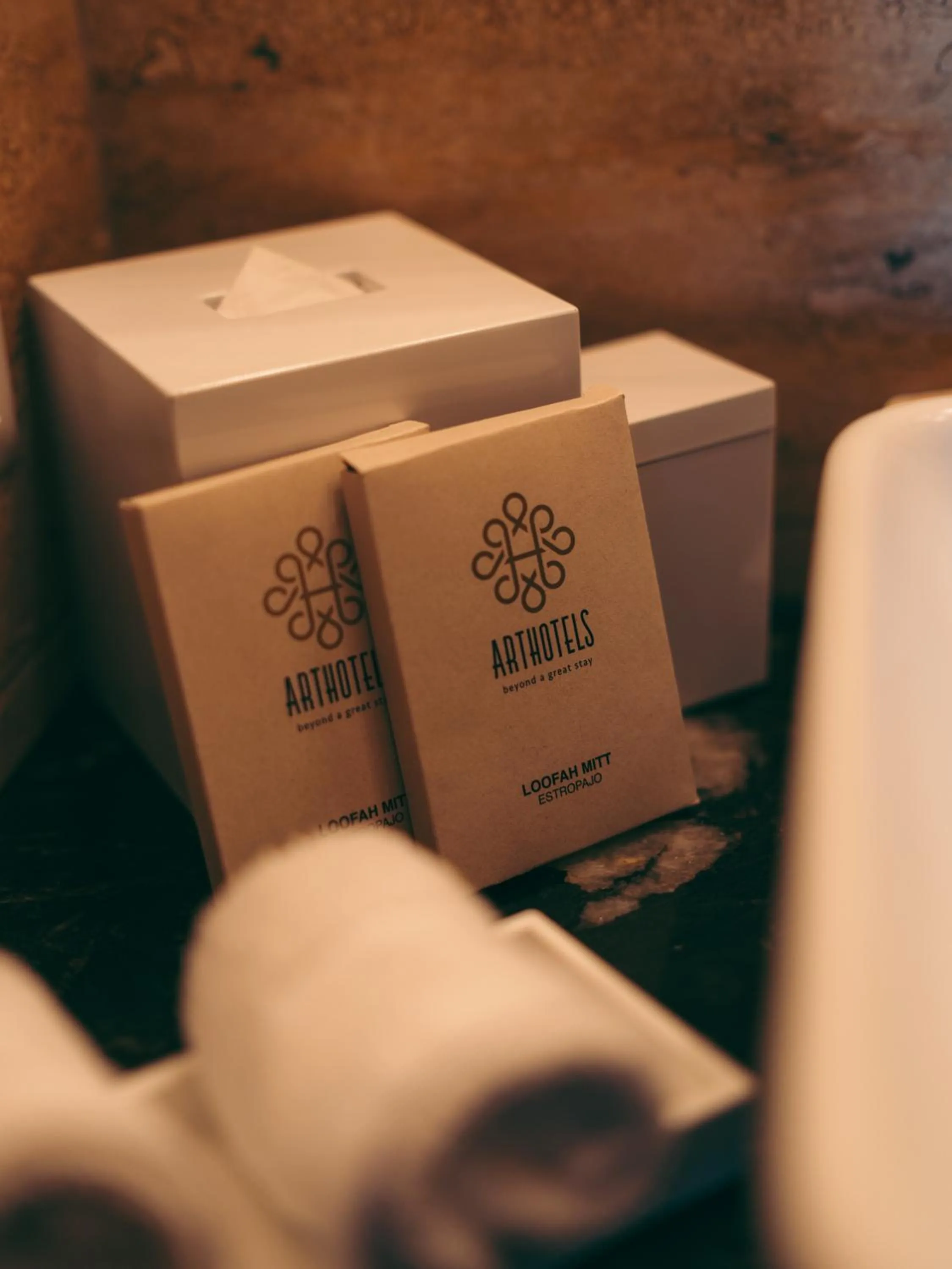 Toilet in Hotel Cruz del Vado by Art Hotels