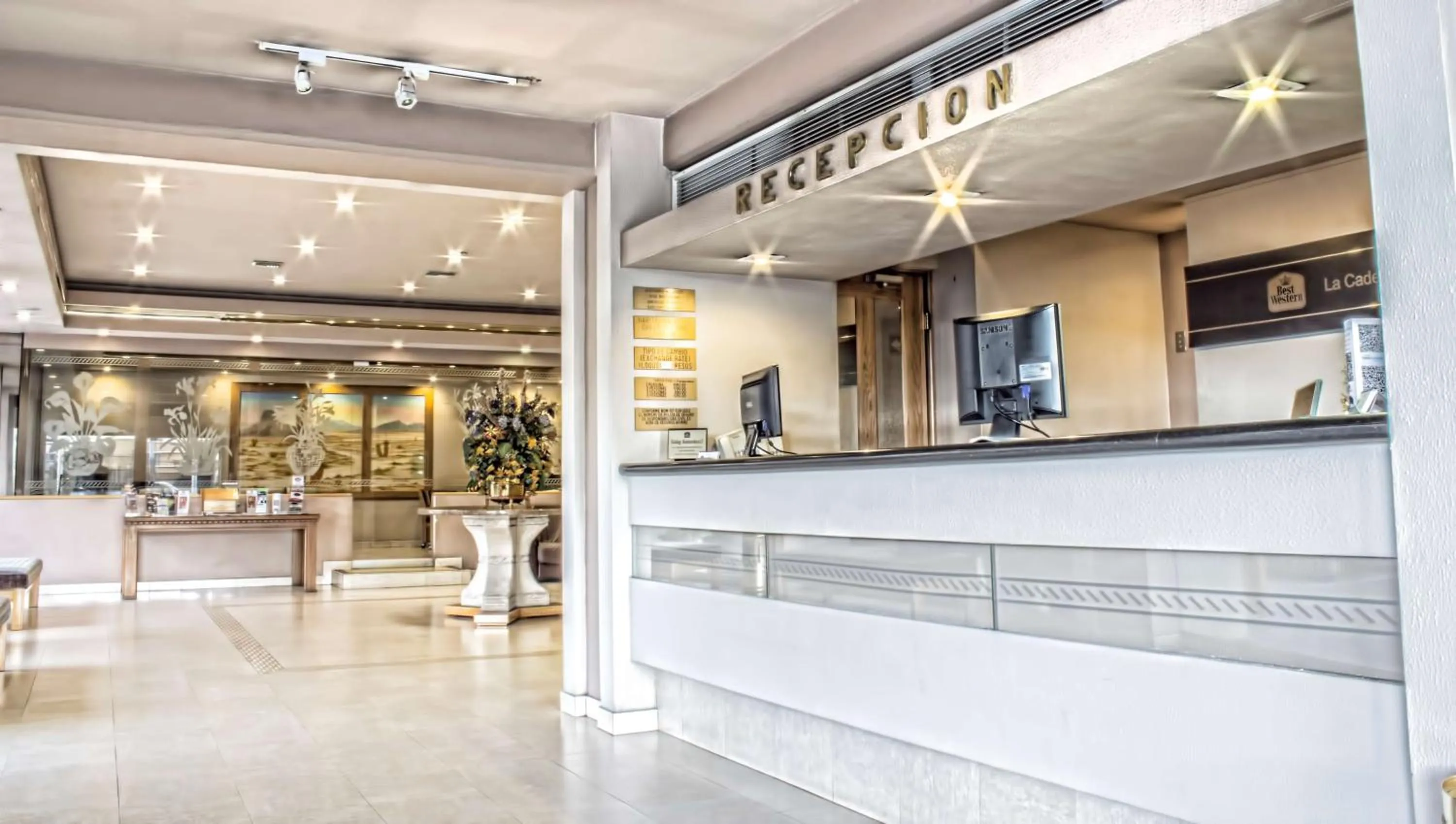 Lobby or reception in HM Mirador