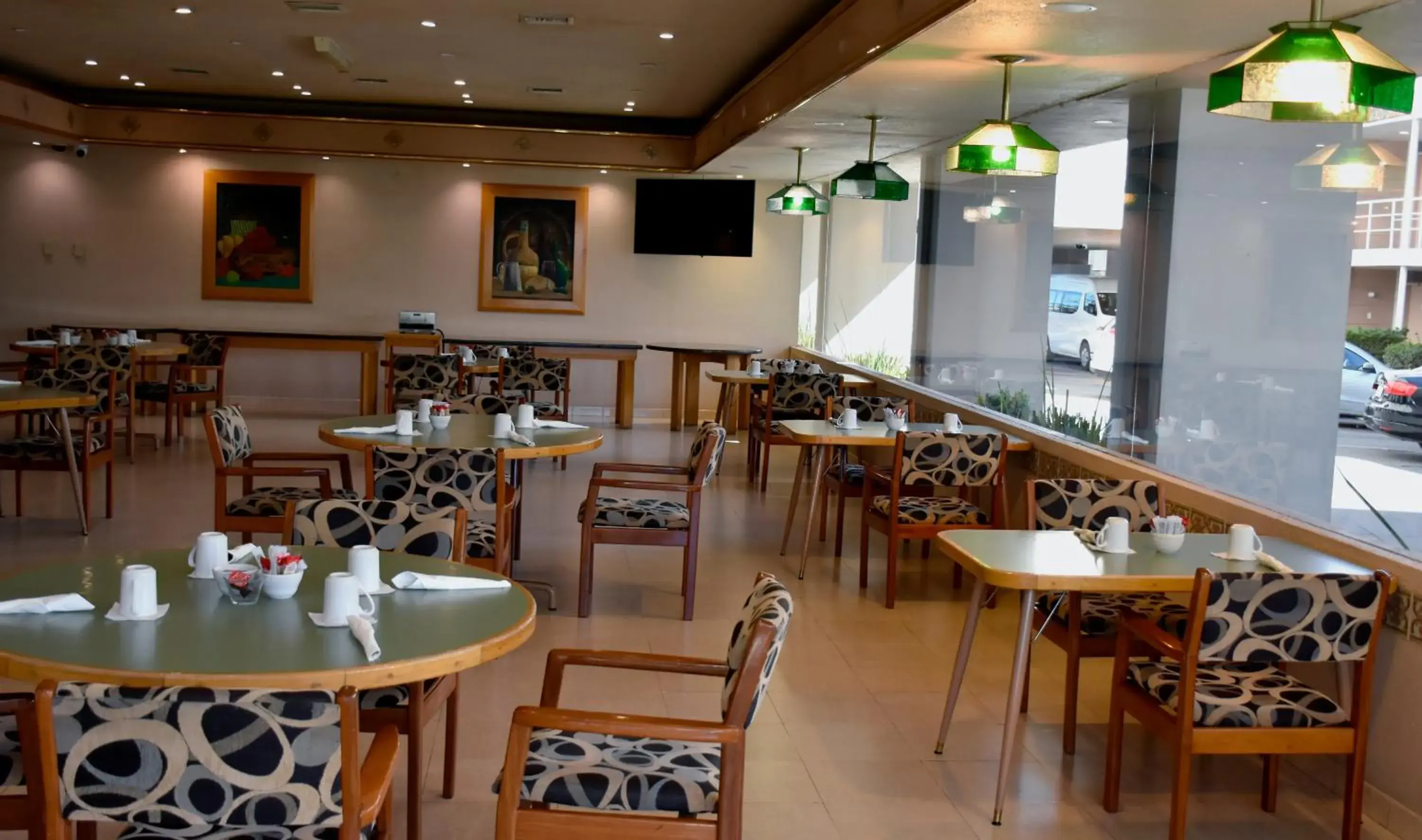 Restaurant/places to eat in HM Mirador Restaurant/places to eat in HM Mirador