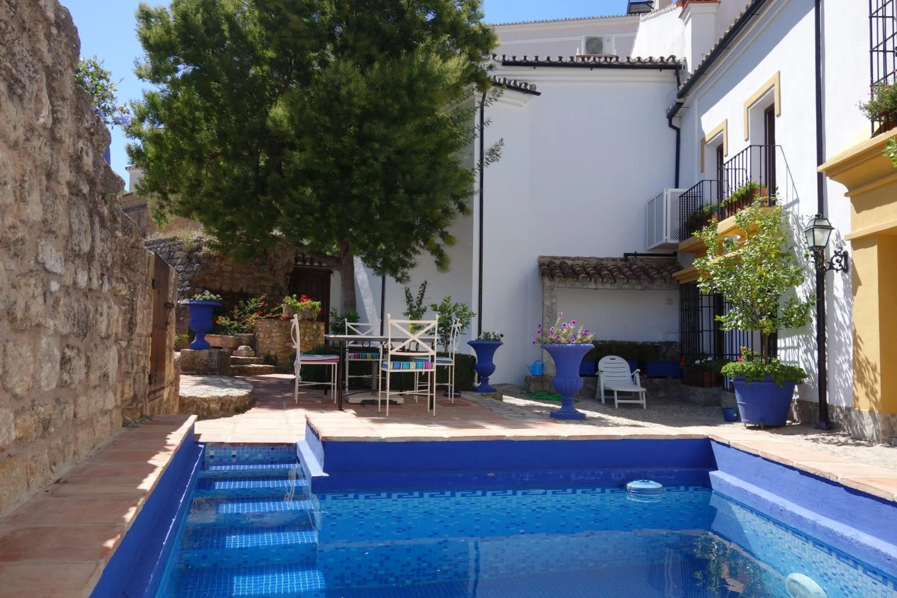 Swimming pool in La Escondida Ronda, B&B