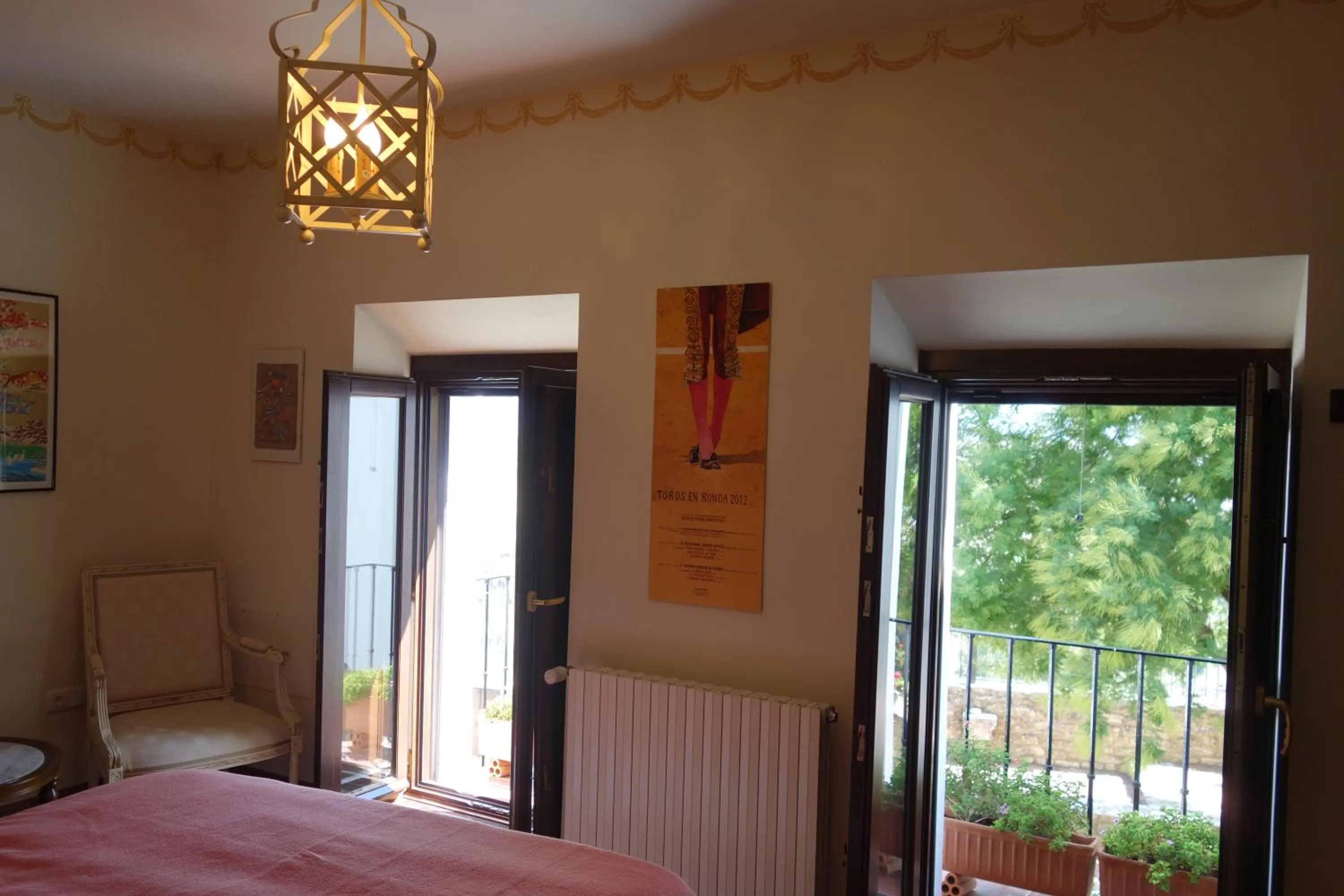 Seating area, Bed in La Escondida Ronda, B&B