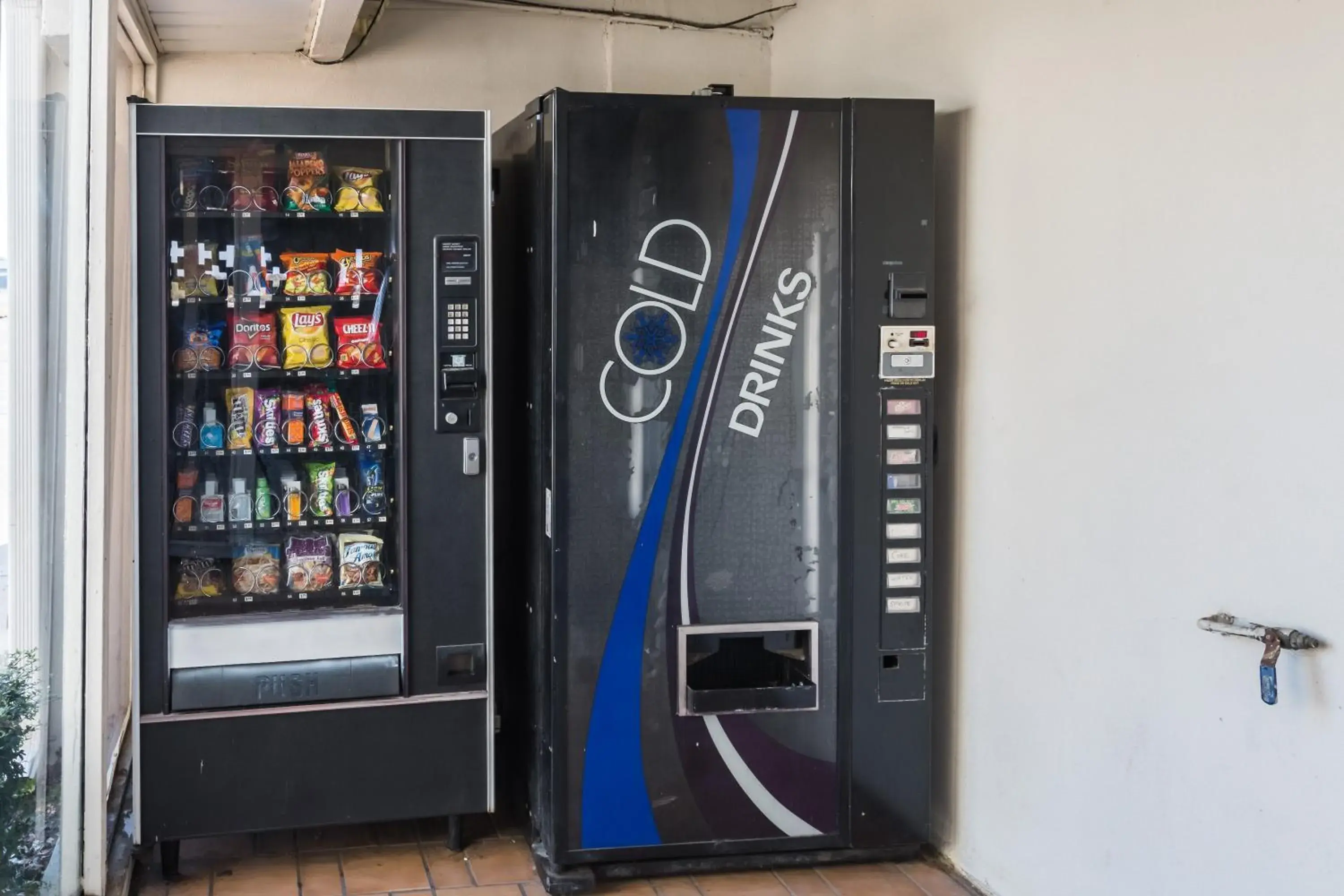 Food and drinks in Motel 6-Fort Worth, TX - White Settlement Food and drinks in Motel 6-Fort Worth, TX - White Settlement