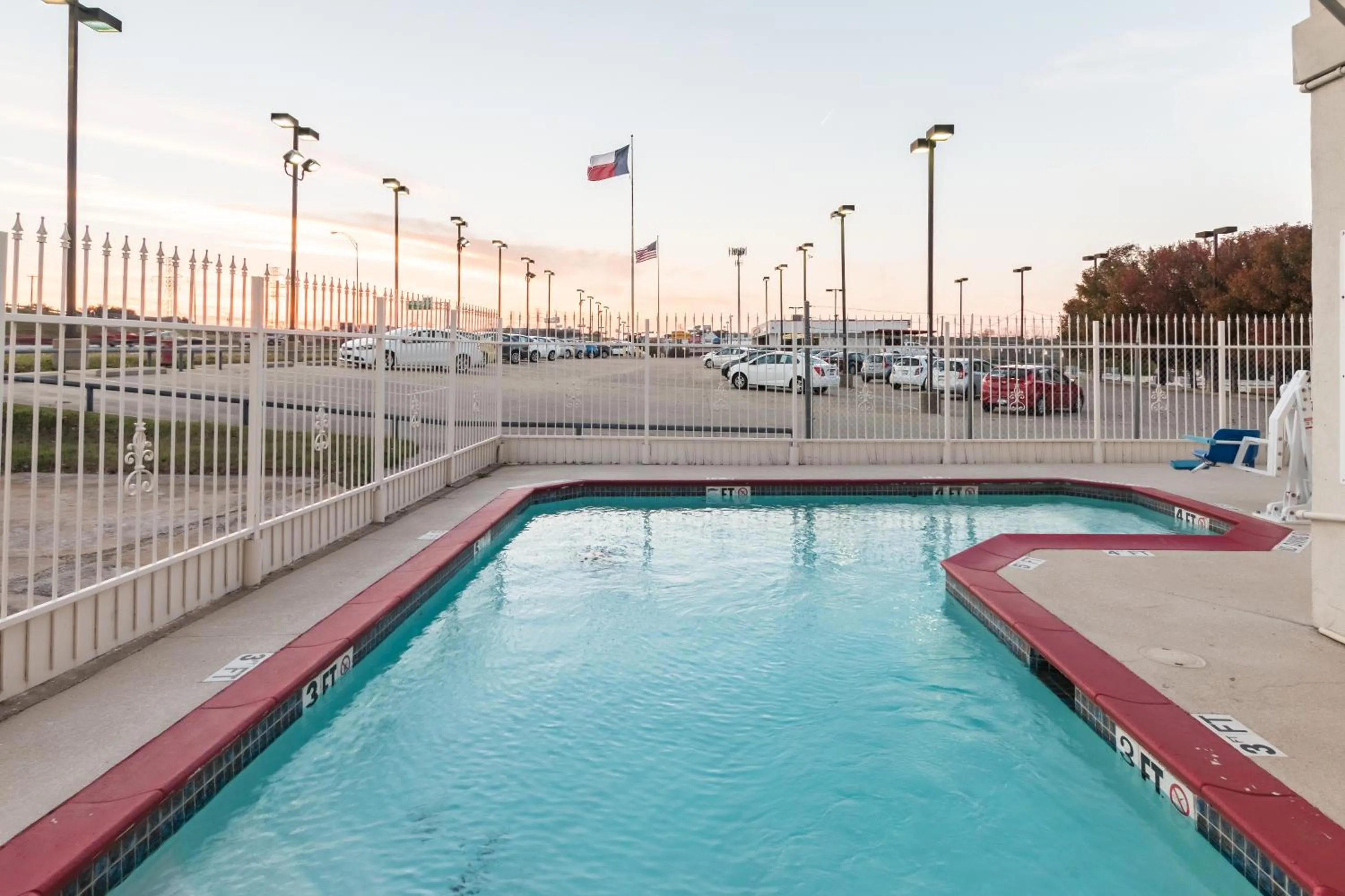 Swimming pool in Motel 6-Fort Worth, TX - White Settlement