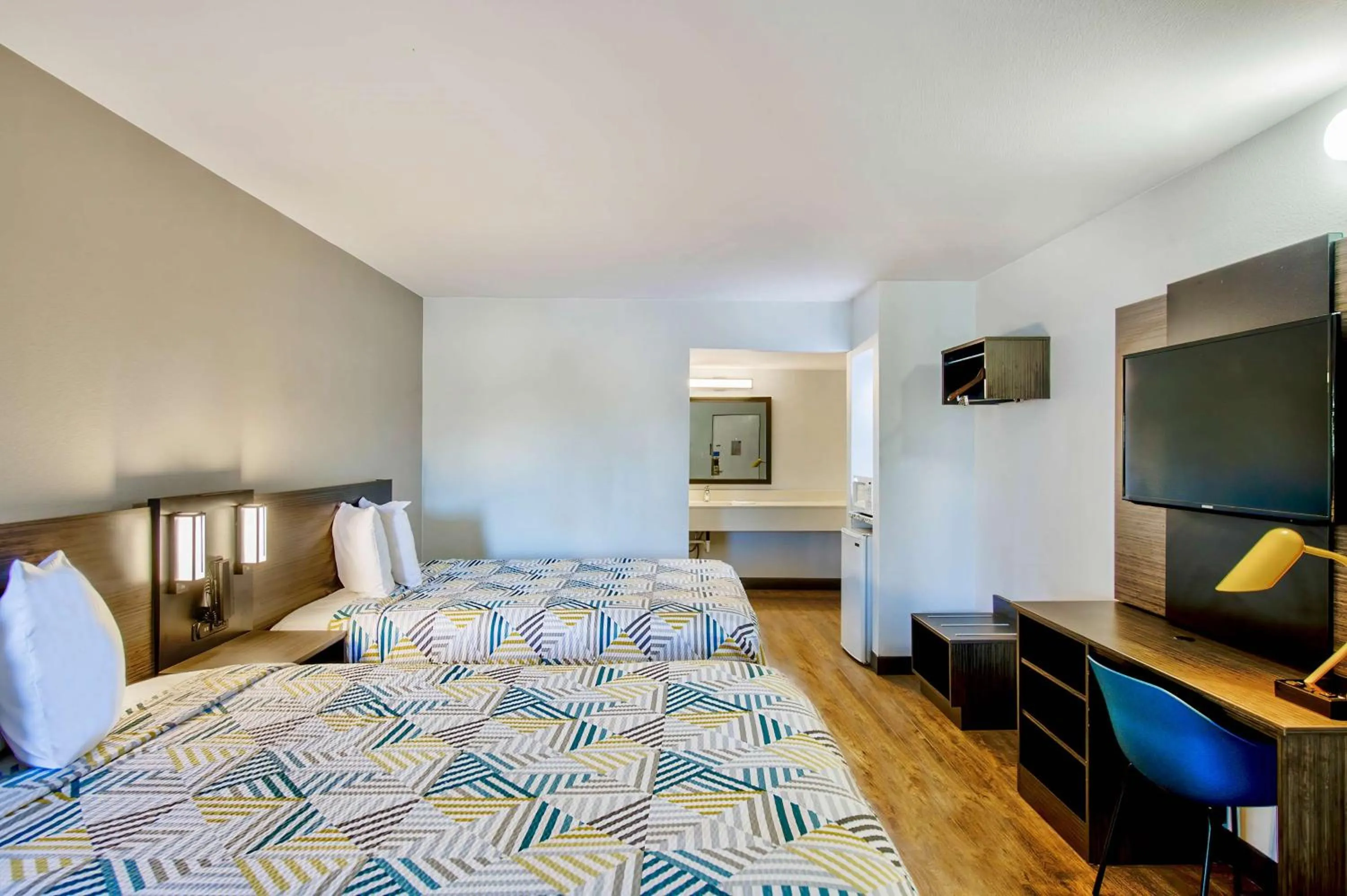 Bedroom, Bed in Motel 6-Fort Worth, TX - White Settlement