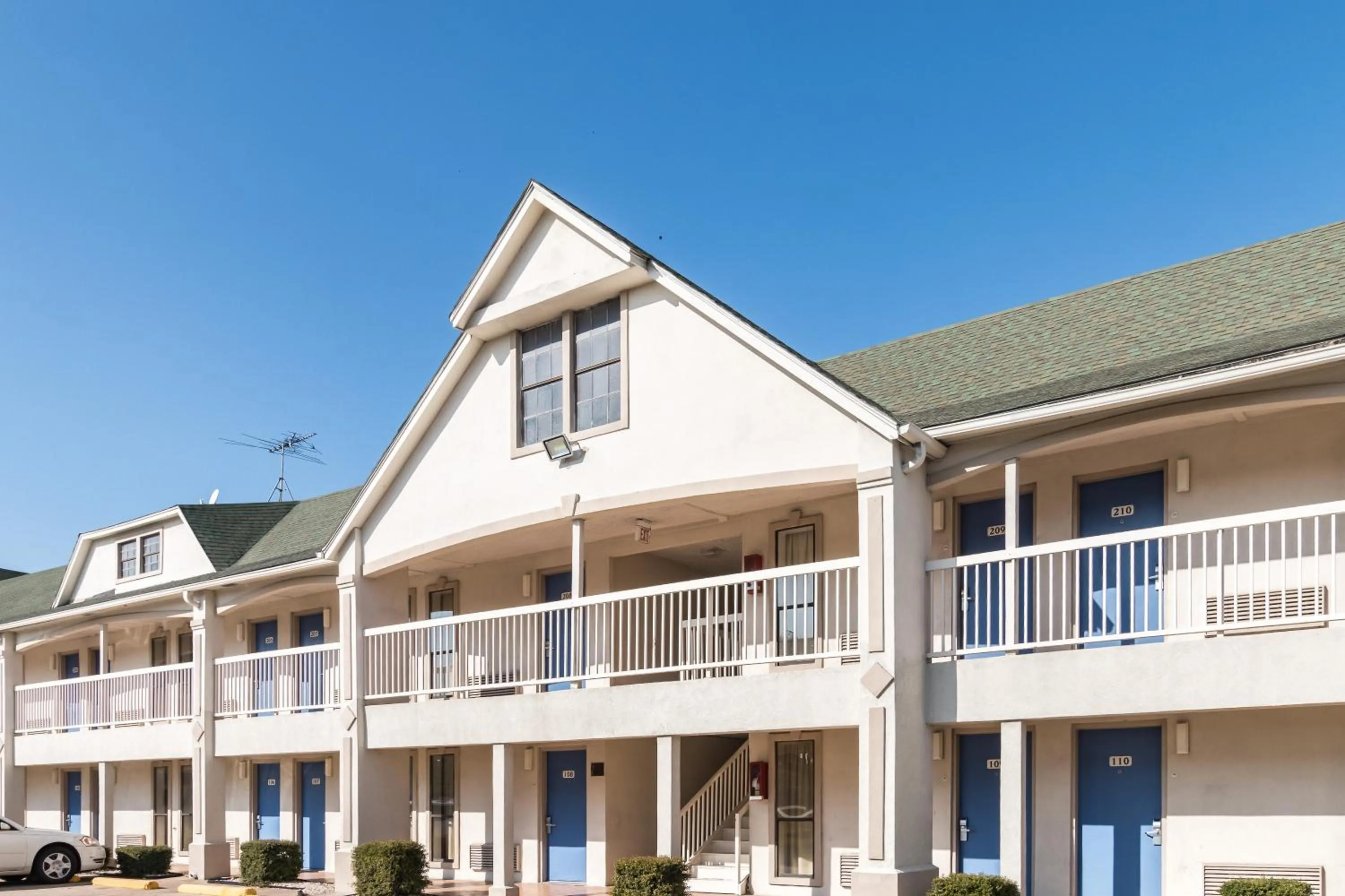 Facade/entrance in Motel 6-Fort Worth, TX - White Settlement