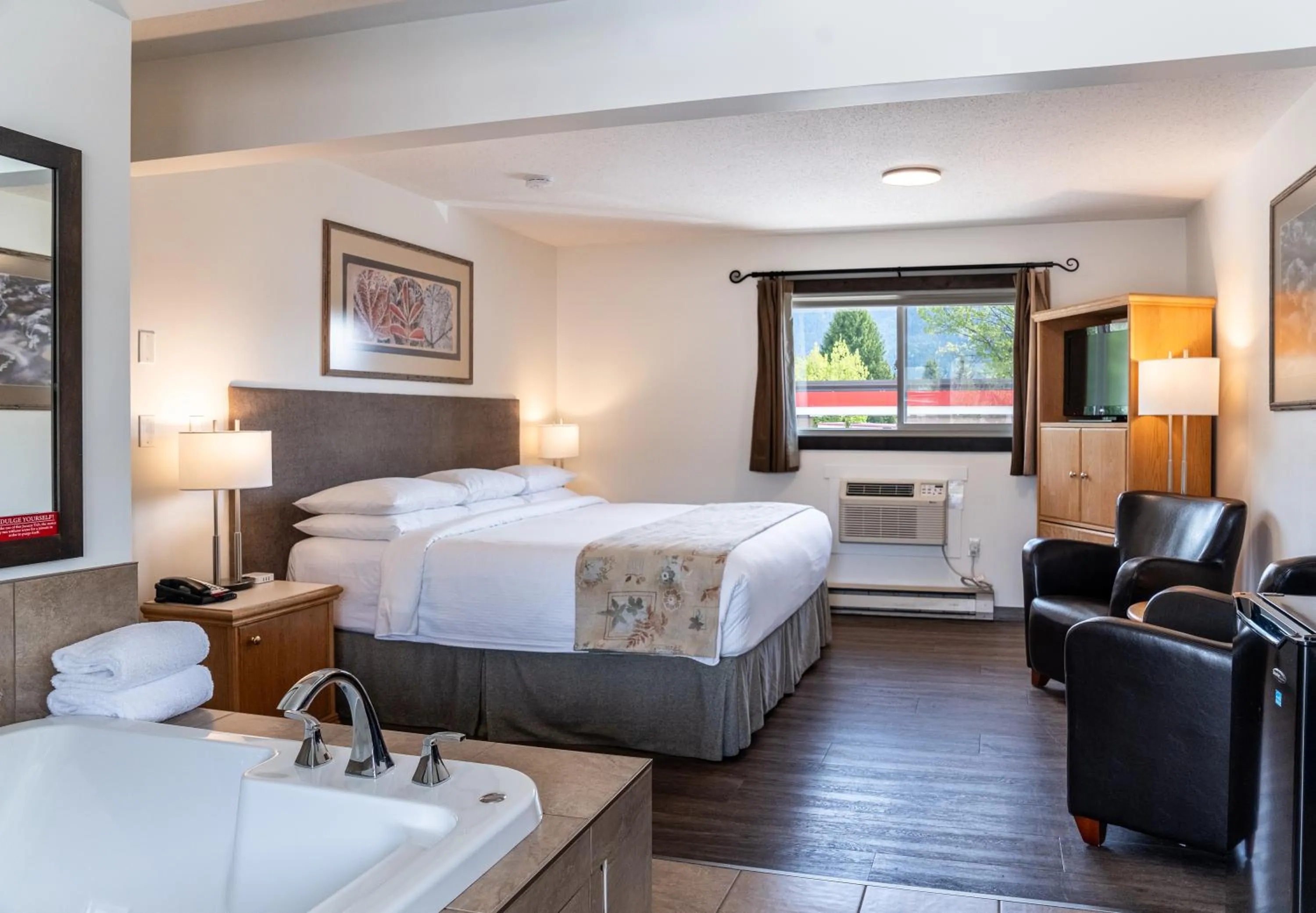 Spa and wellness centre/facilities, Bed in Swiss Chalet Motel