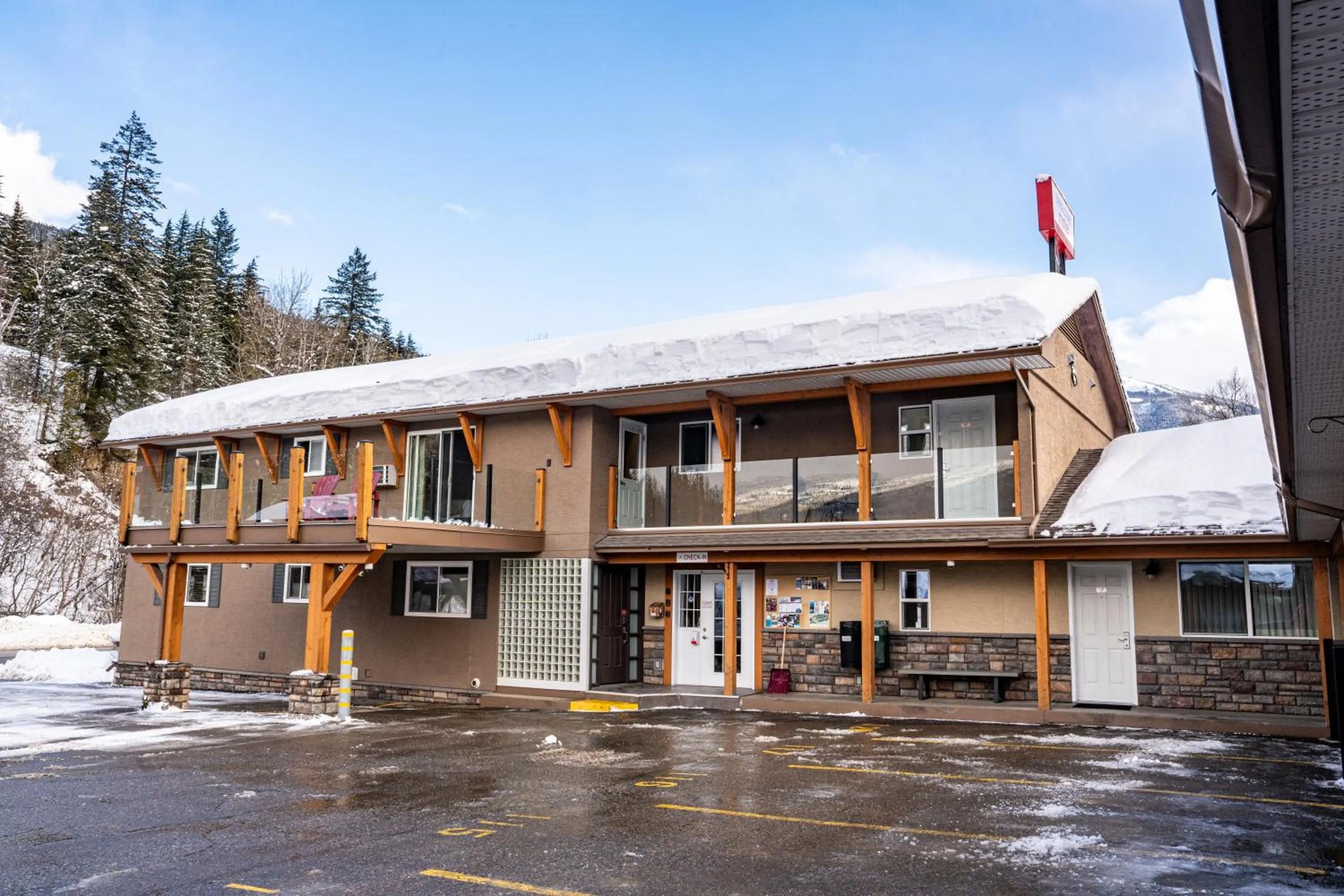 Property building in Swiss Chalet Motel