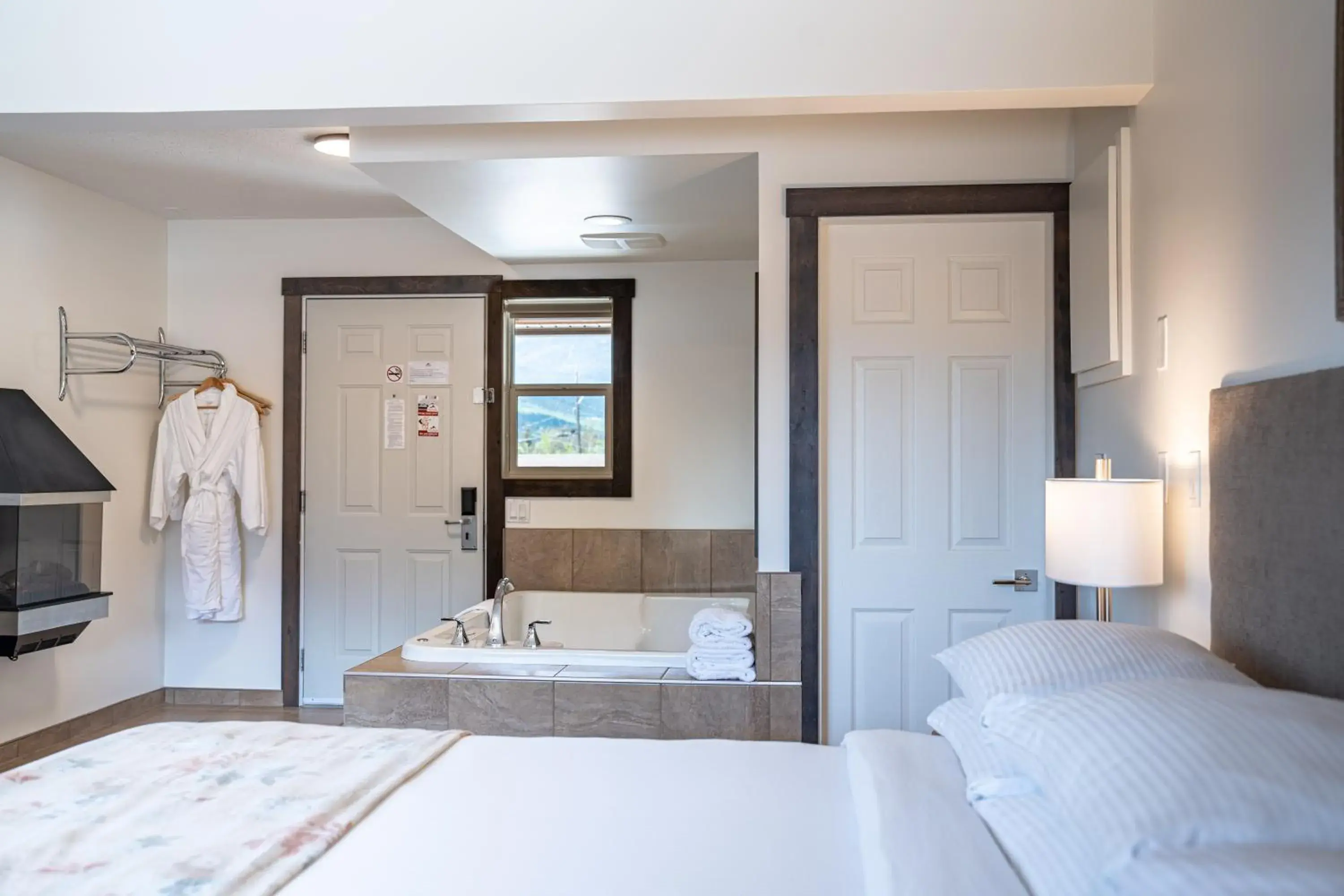 Spa and wellness centre/facilities, Bed in Swiss Chalet Motel Spa and wellness centre/facilities, Bed in Swiss Chalet Motel