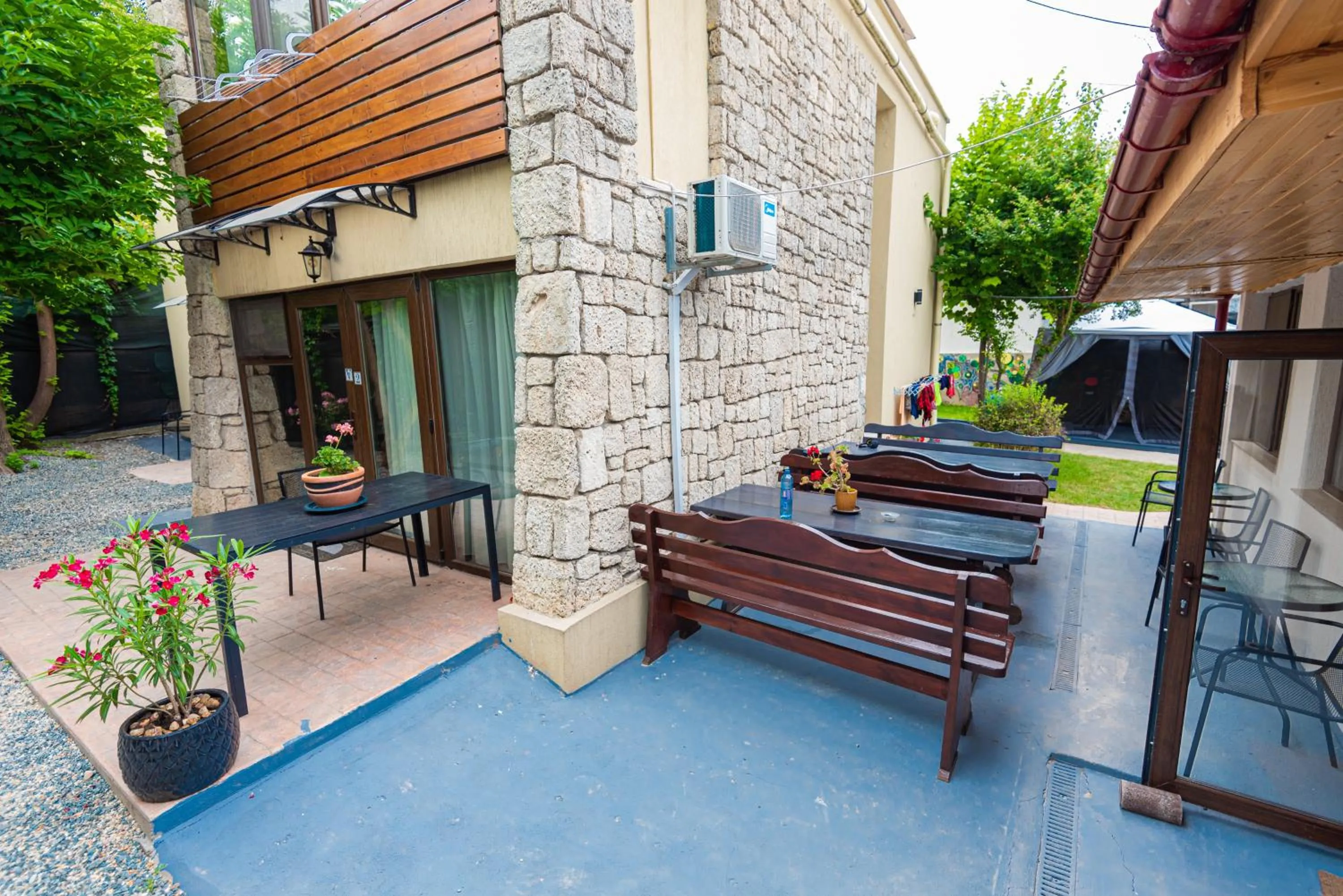 iVAVev IS US ByTheSea EforieSud