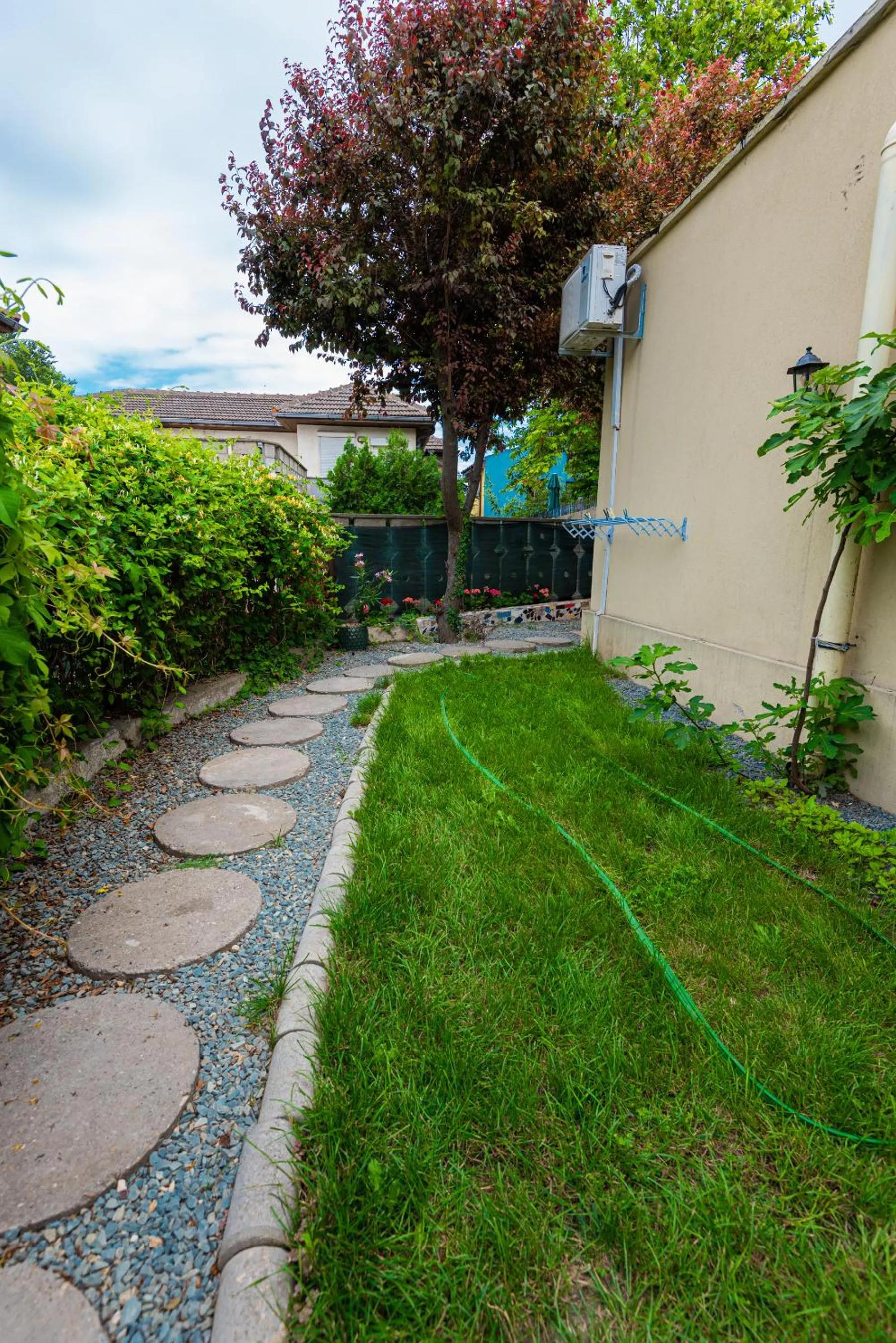 iVAVev IS US ByTheSea EforieSud