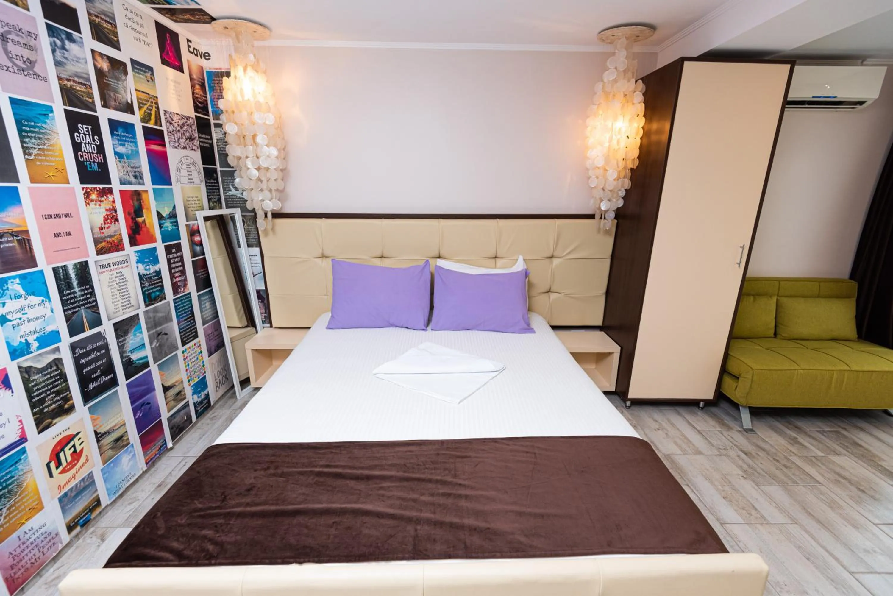 Bed in iVAVev IS US ByTheSea EforieSud