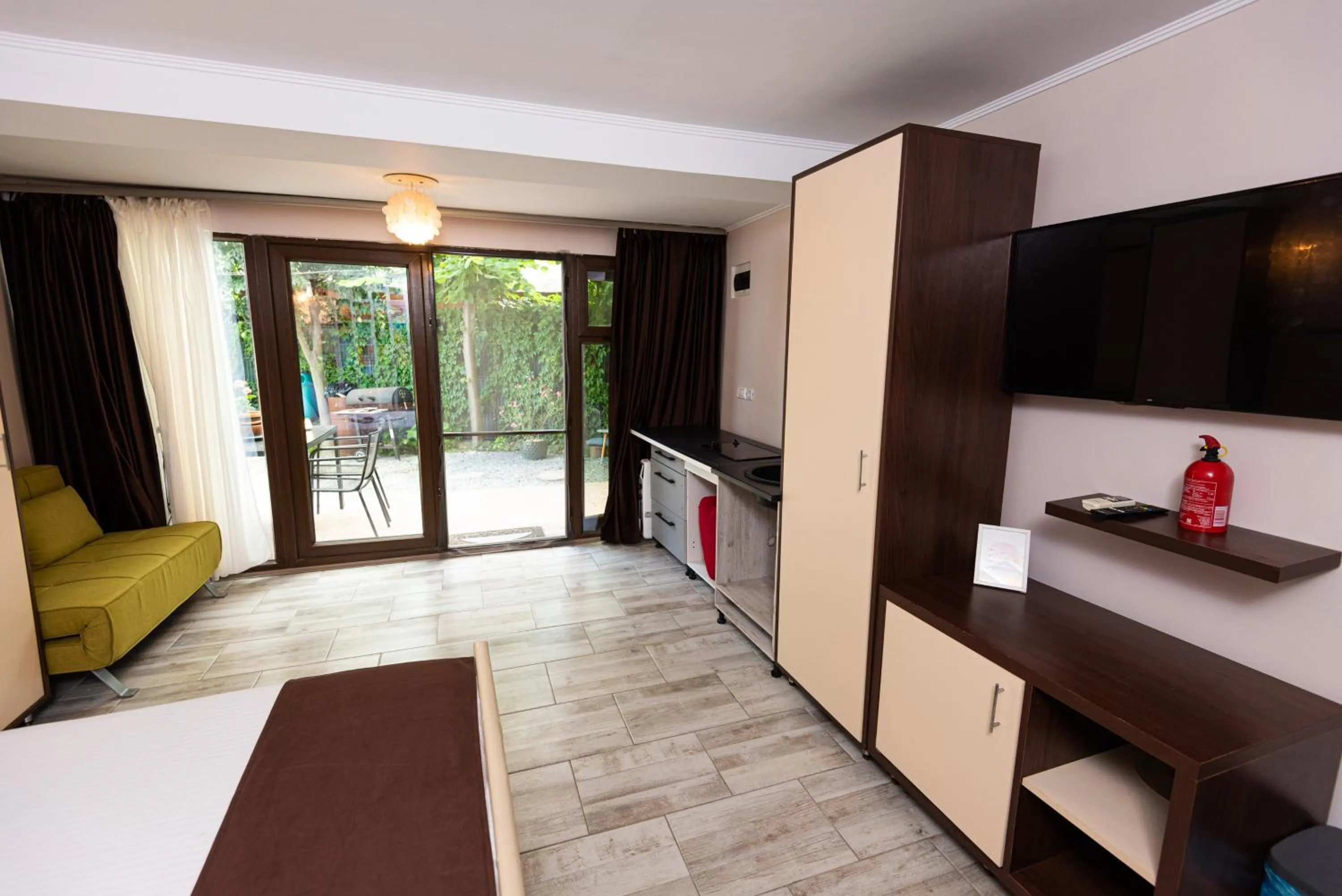 Bed in iVAVev IS US ByTheSea EforieSud