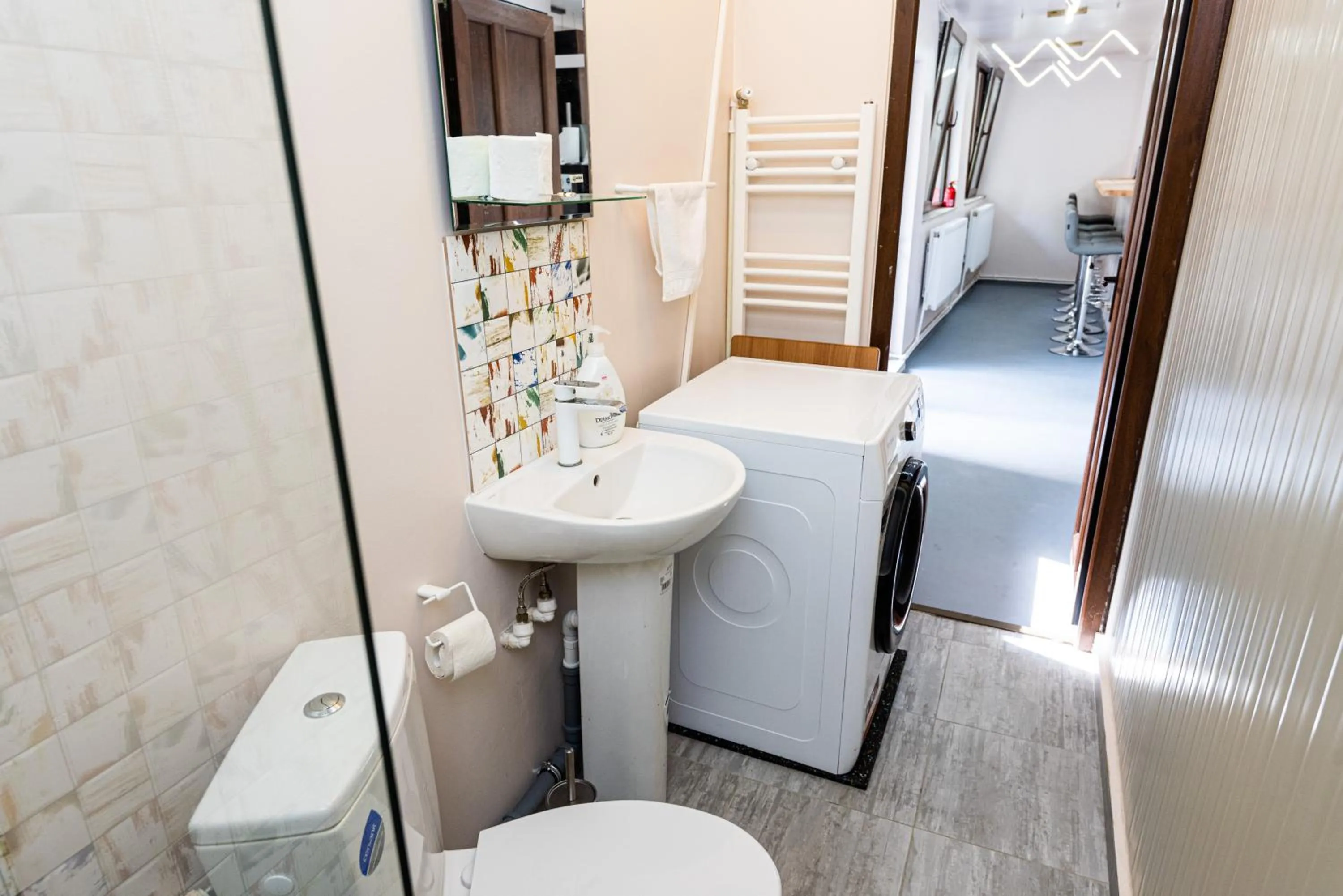 iVAVev IS US ByTheSea EforieSud