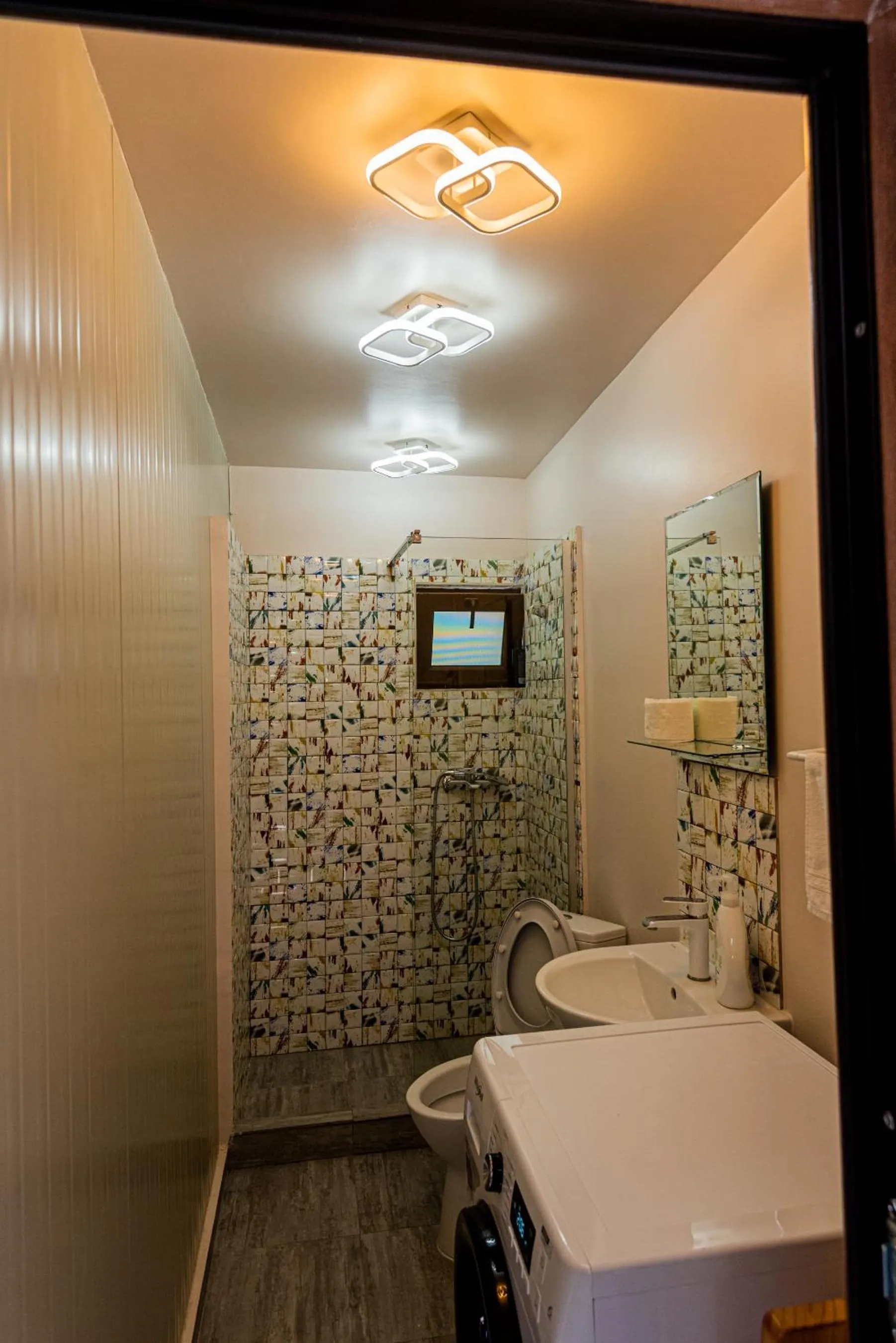 iVAVev IS US ByTheSea EforieSud