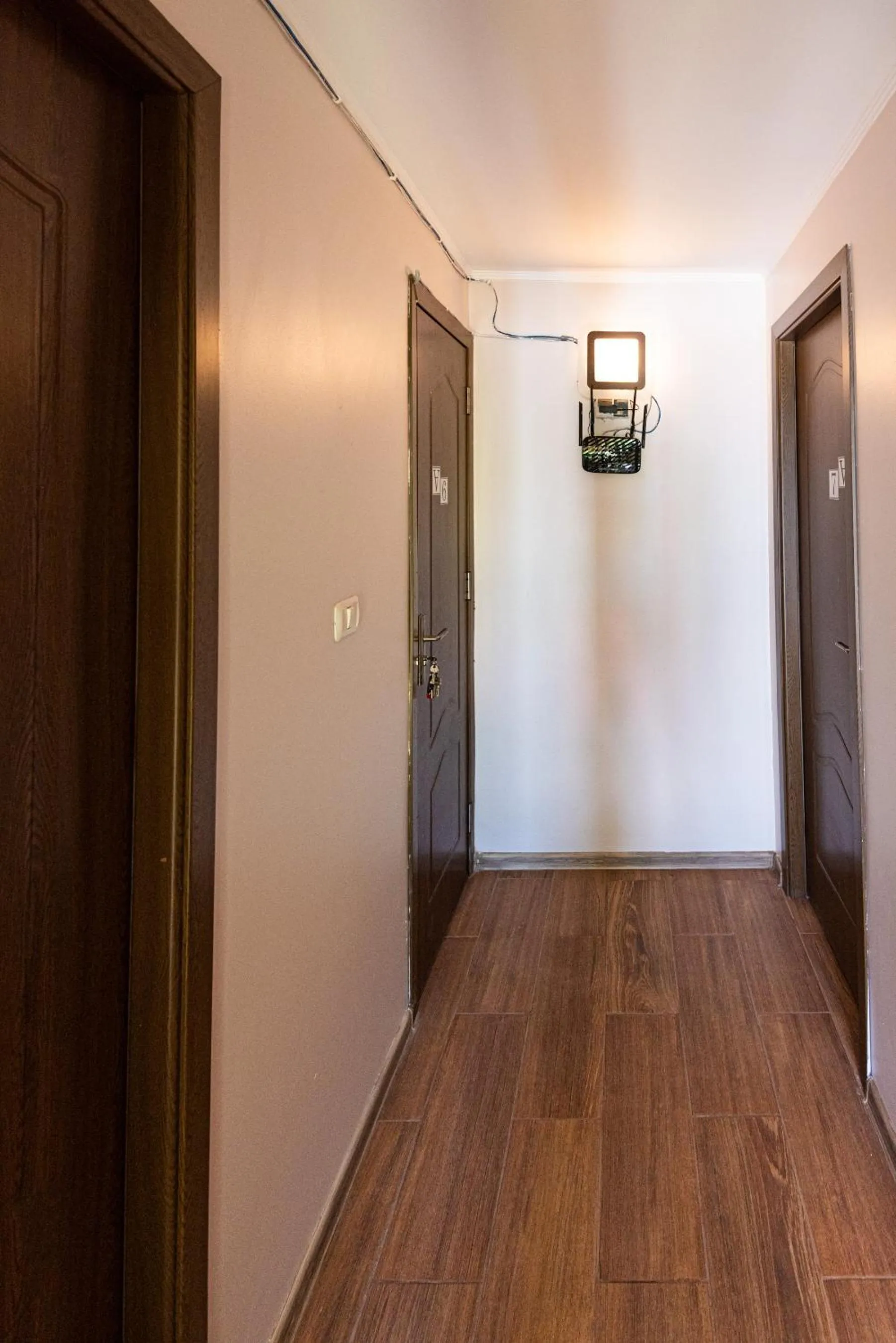 iVAVev IS US ByTheSea EforieSud