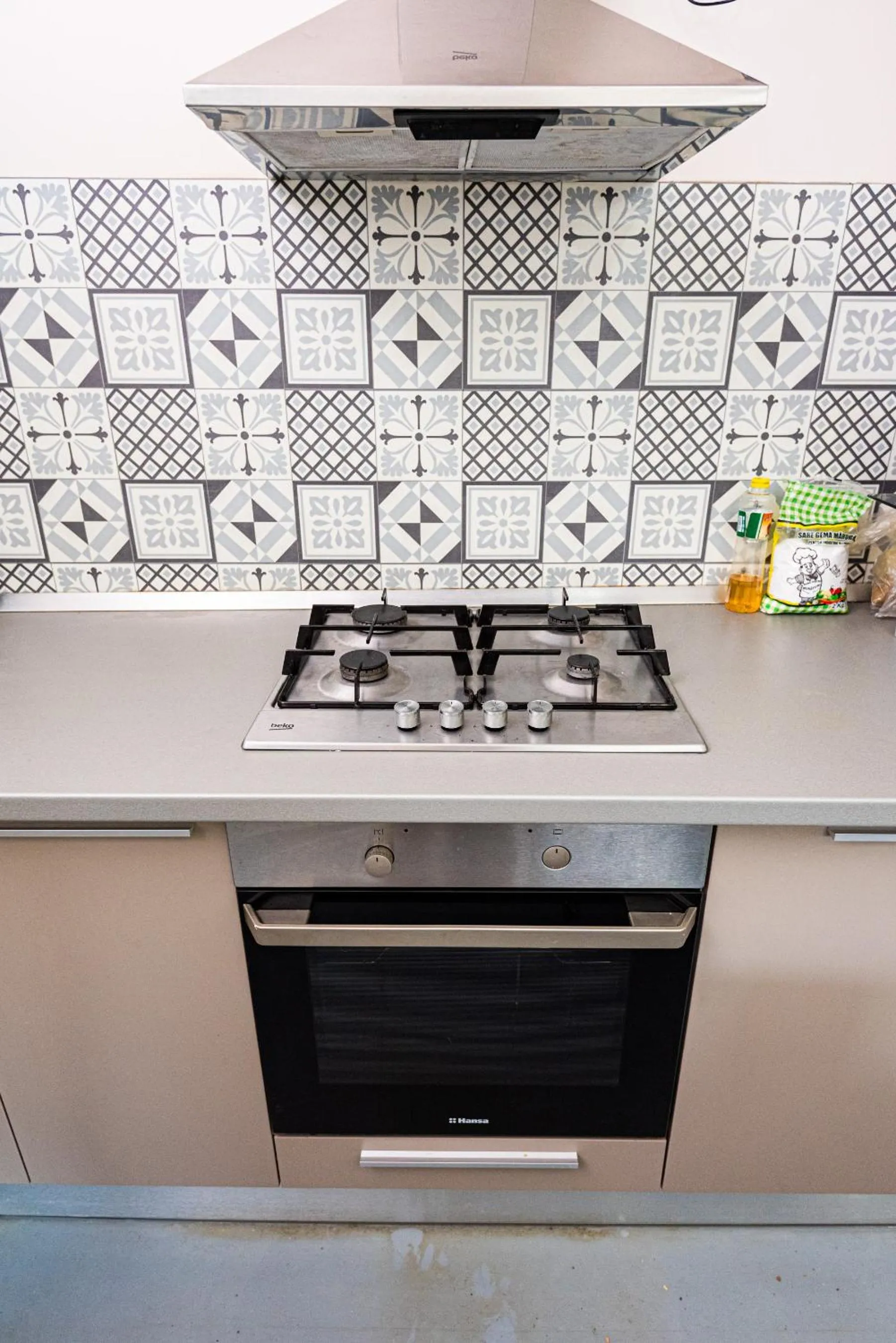 iVAVev IS US ByTheSea EforieSud