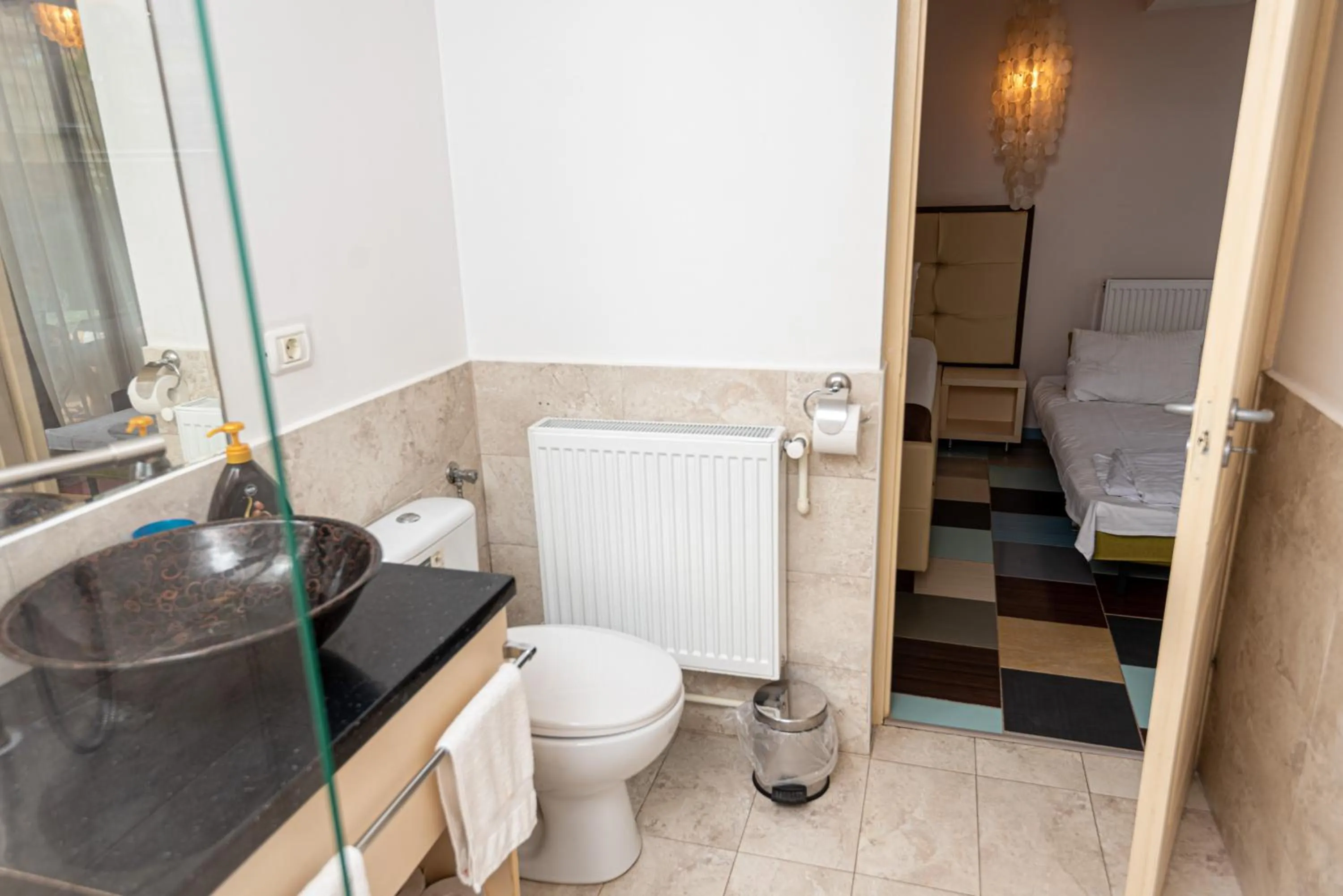 iVAVev IS US ByTheSea EforieSud