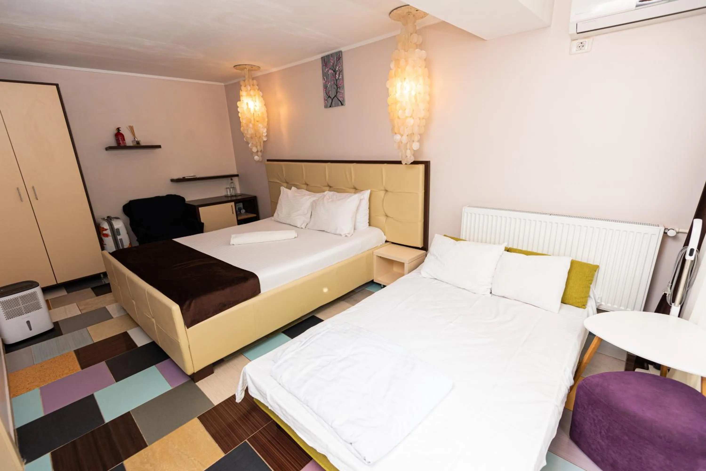 Bed in iVAVev IS US ByTheSea EforieSud