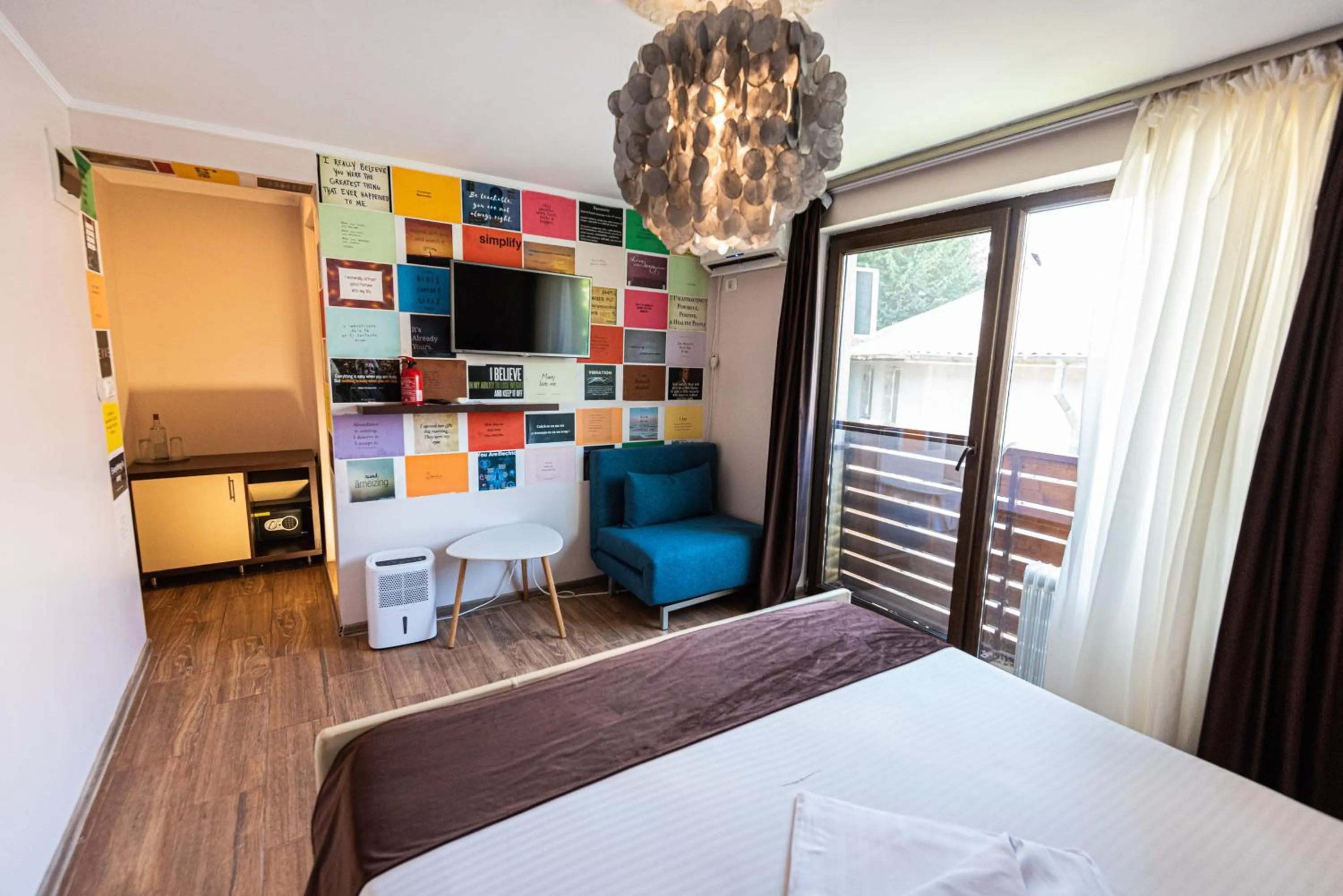 Bed in iVAVev IS US ByTheSea EforieSud