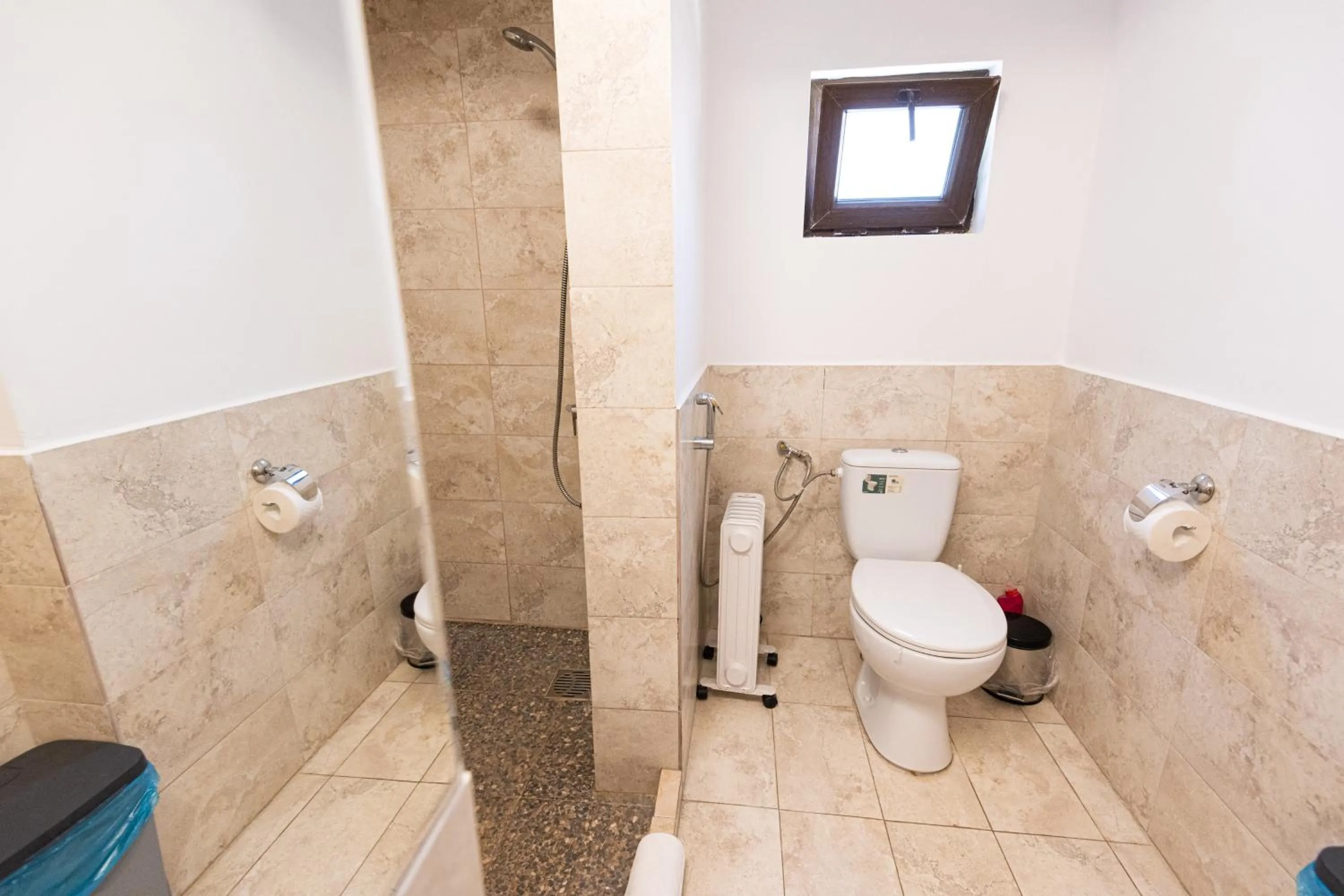 iVAVev IS US ByTheSea EforieSud