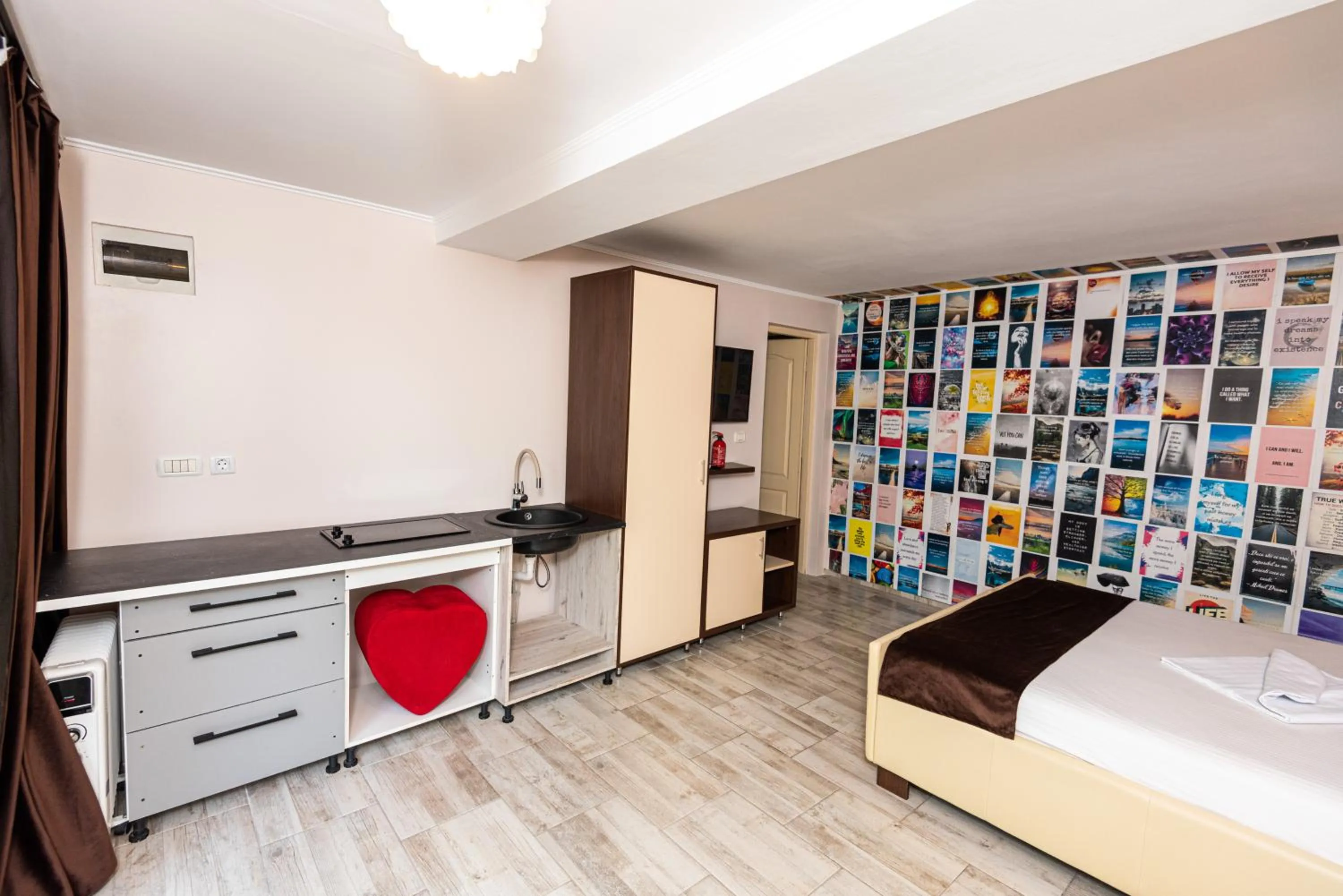 Bed in iVAVev IS US ByTheSea EforieSud