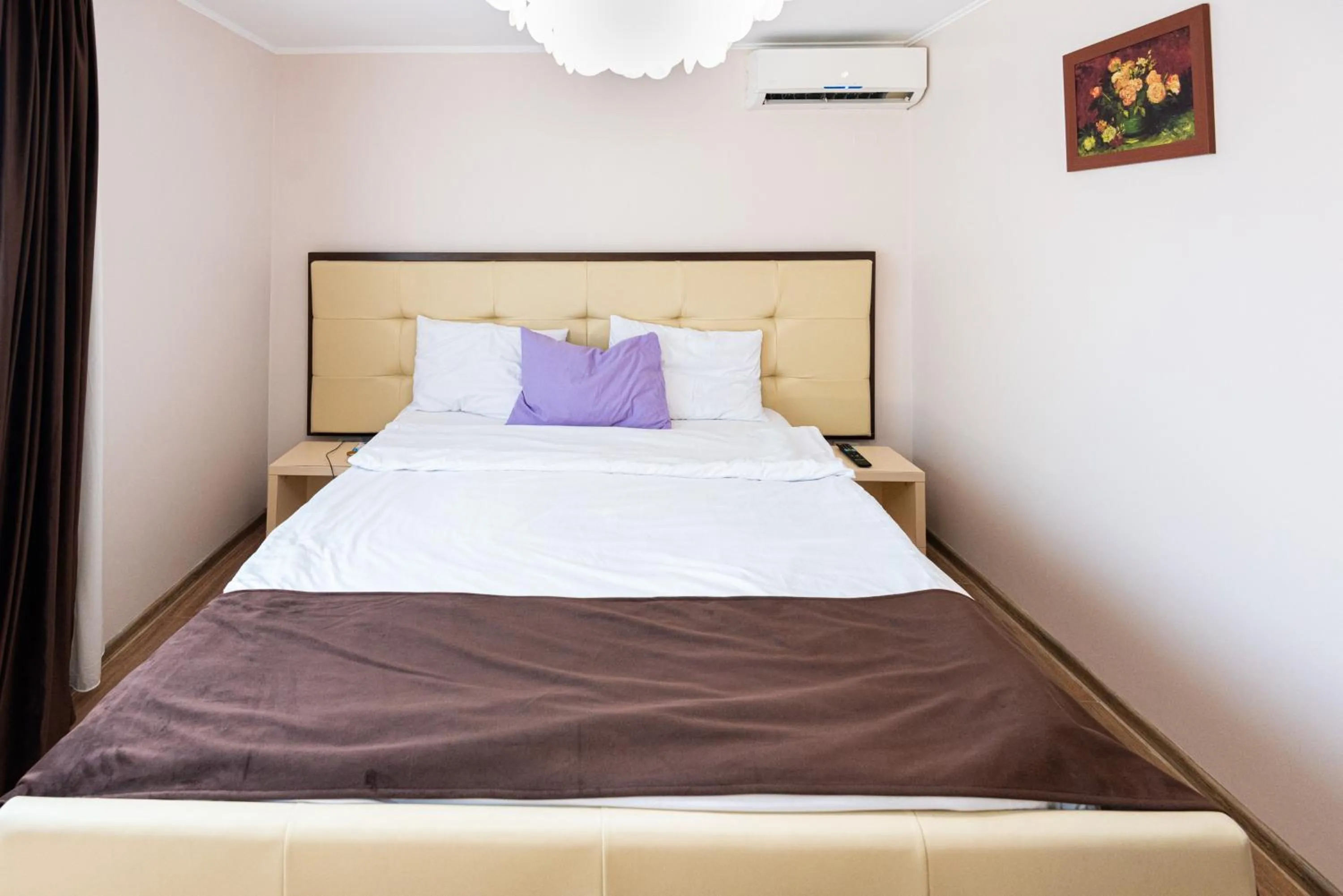 Bed in iVAVev IS US ByTheSea EforieSud