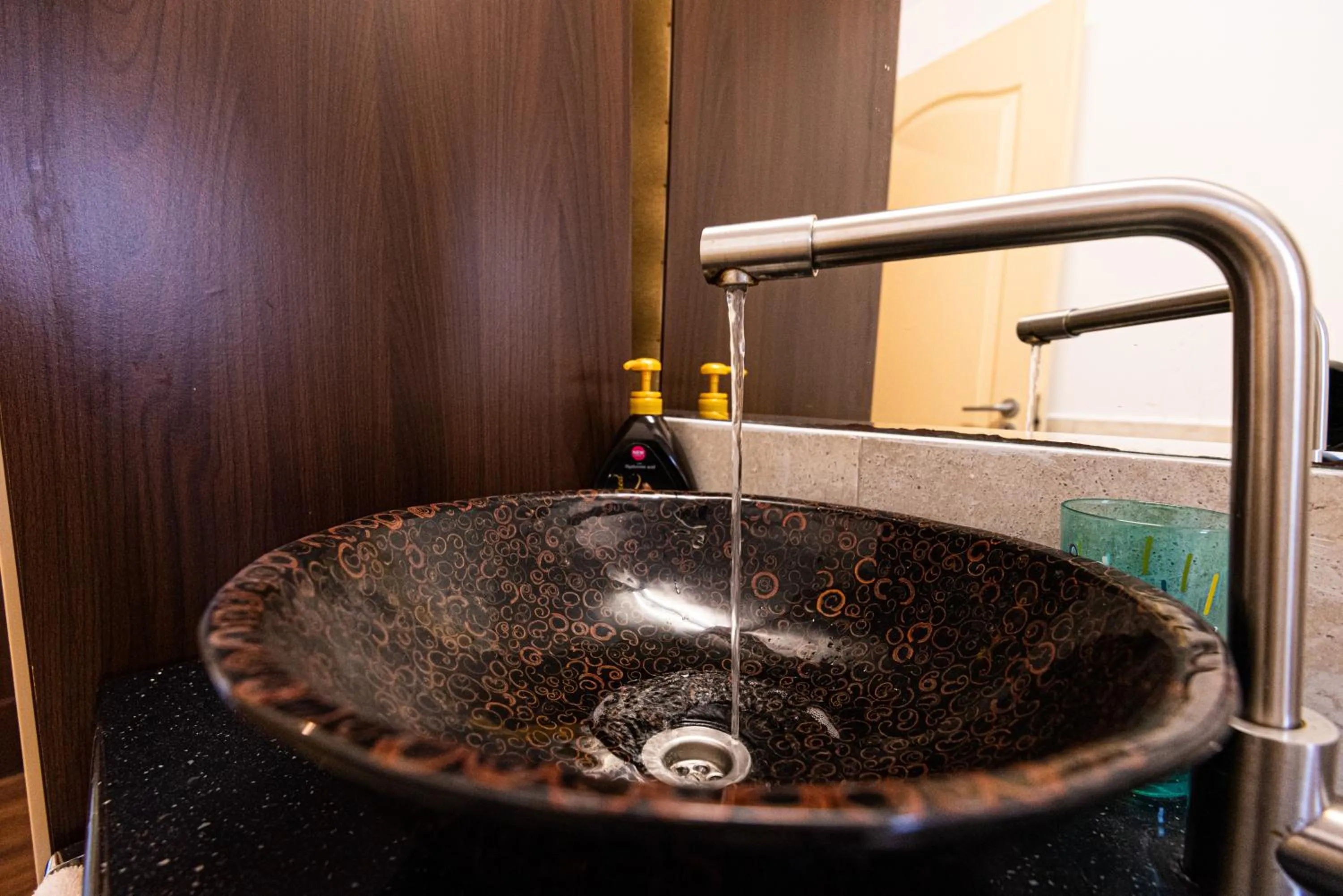 iVAVev IS US ByTheSea EforieSud