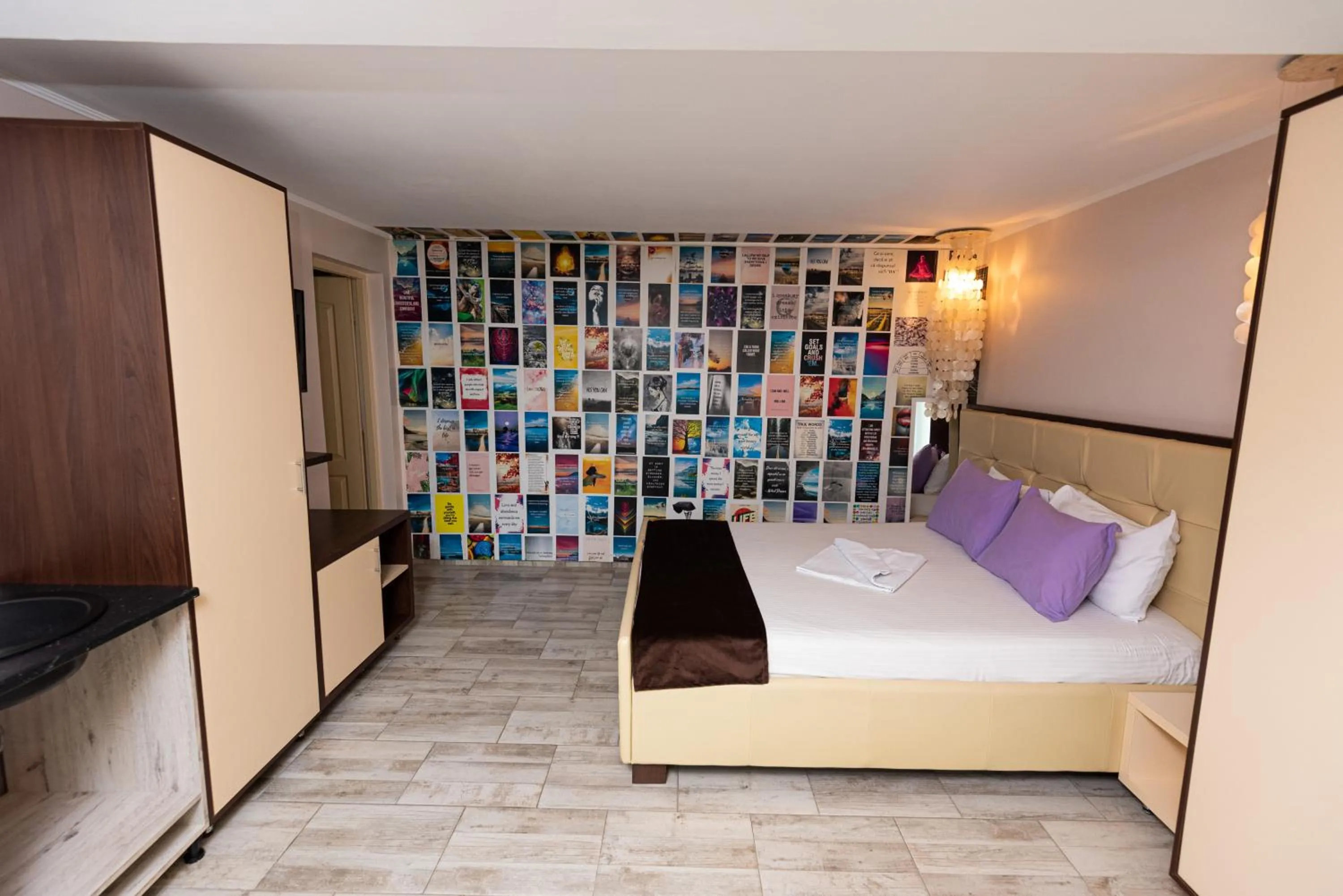 Bed in iVAVev IS US ByTheSea EforieSud