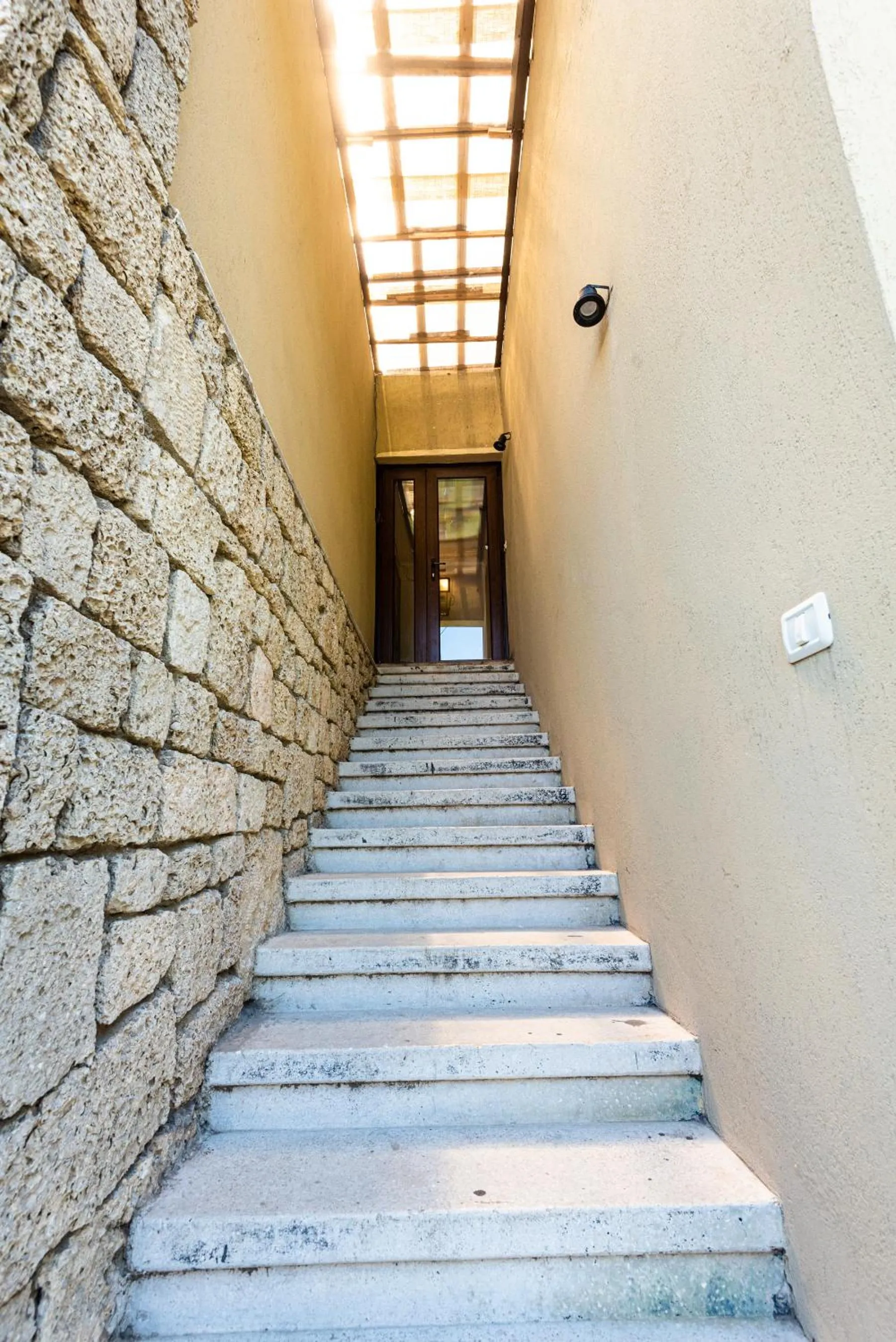 iVAVev IS US ByTheSea EforieSud