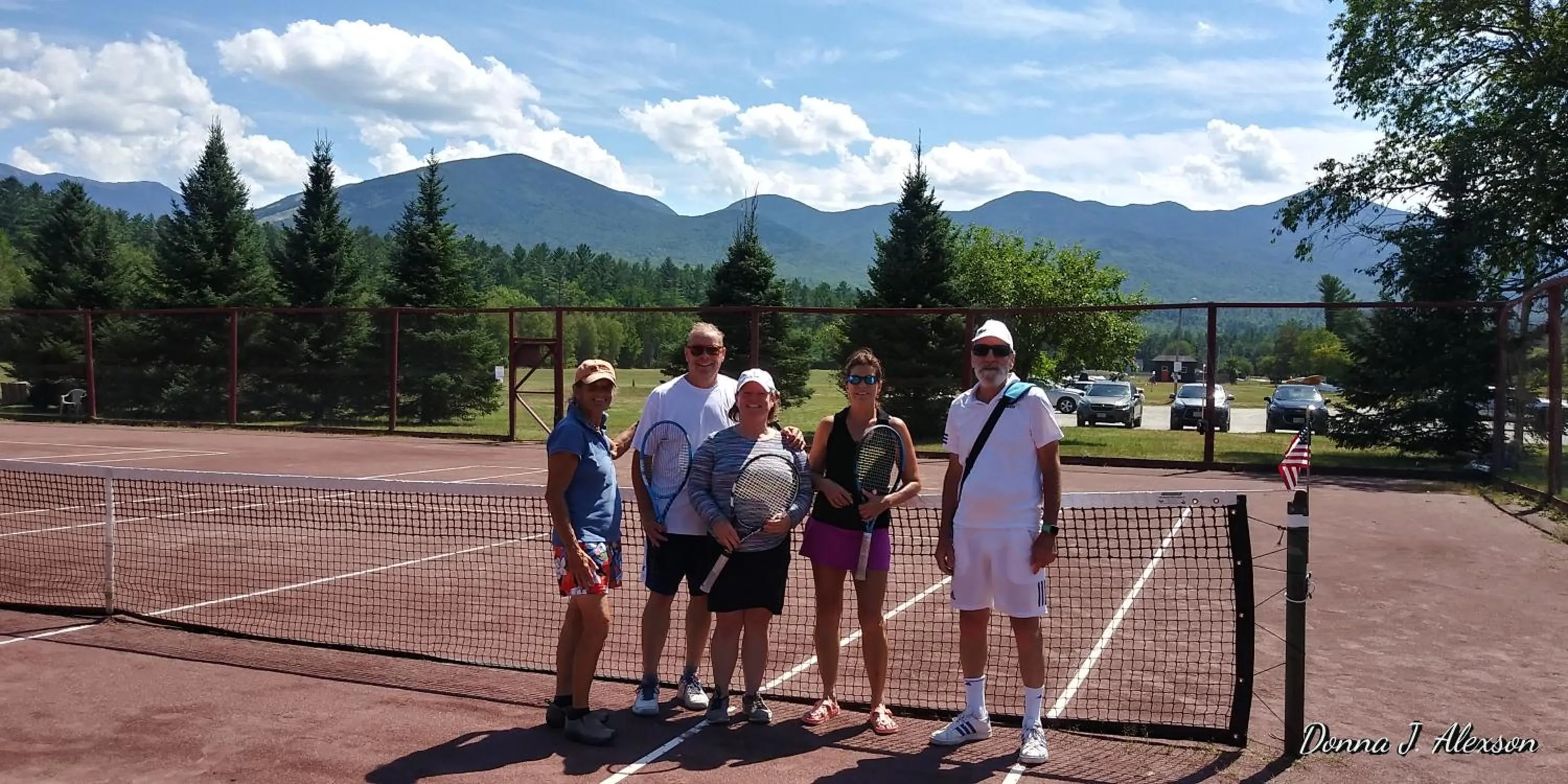 Tennis court in Franconia Inn