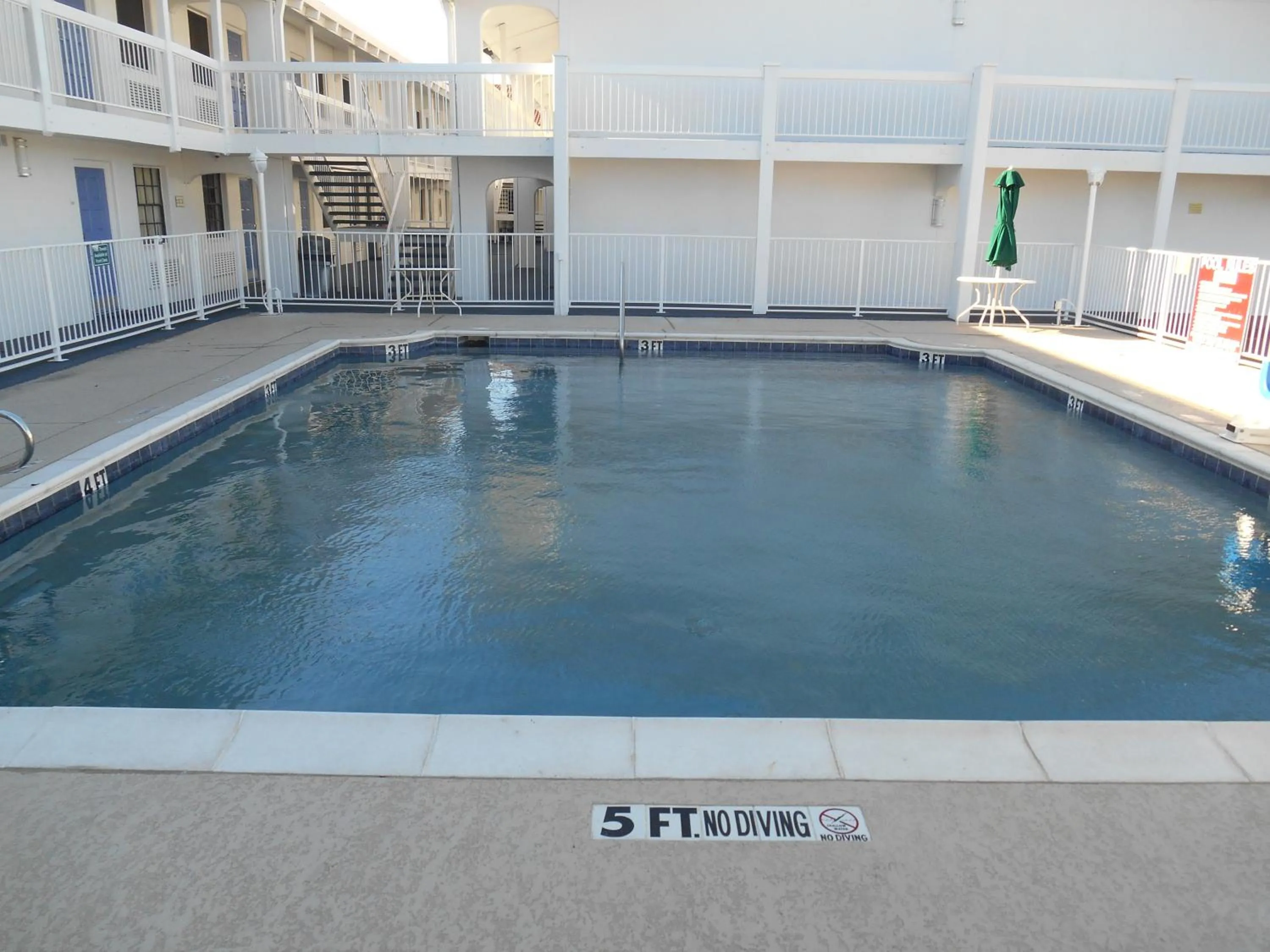 Swimming pool in Motel 6-Garland, TX - Northeast Dallas