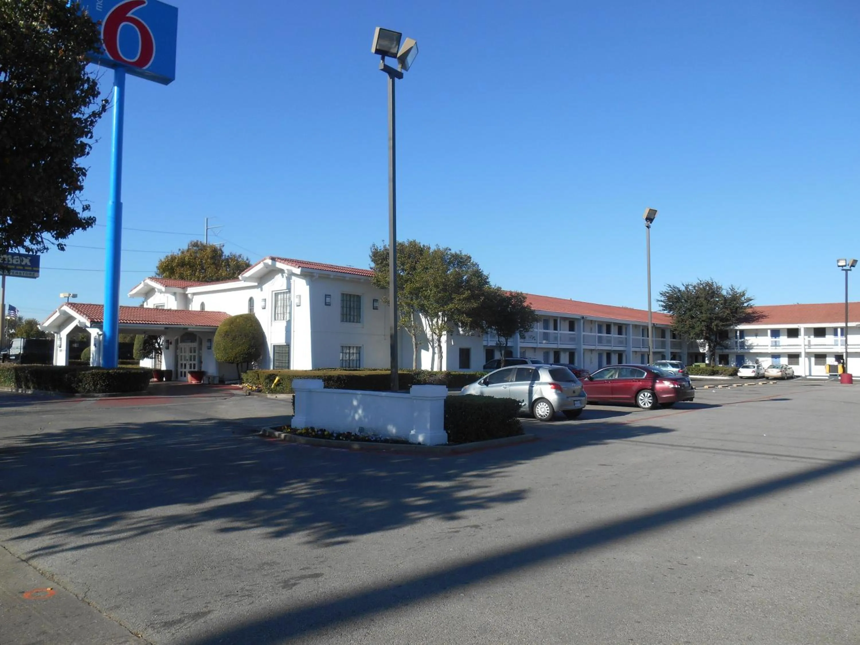Property building in Motel 6-Garland, TX - Northeast Dallas