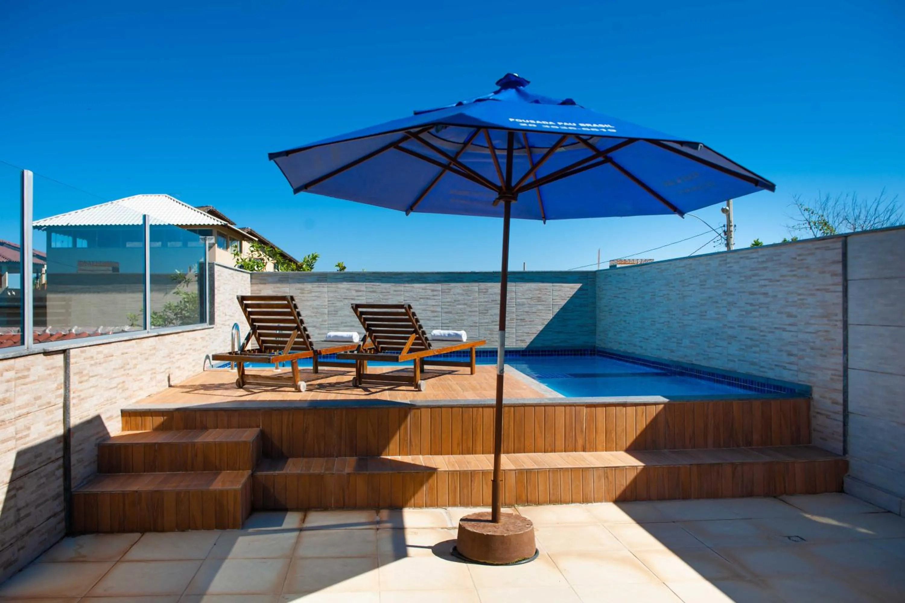 Swimming pool in Pousada Pau Brasil Ubu